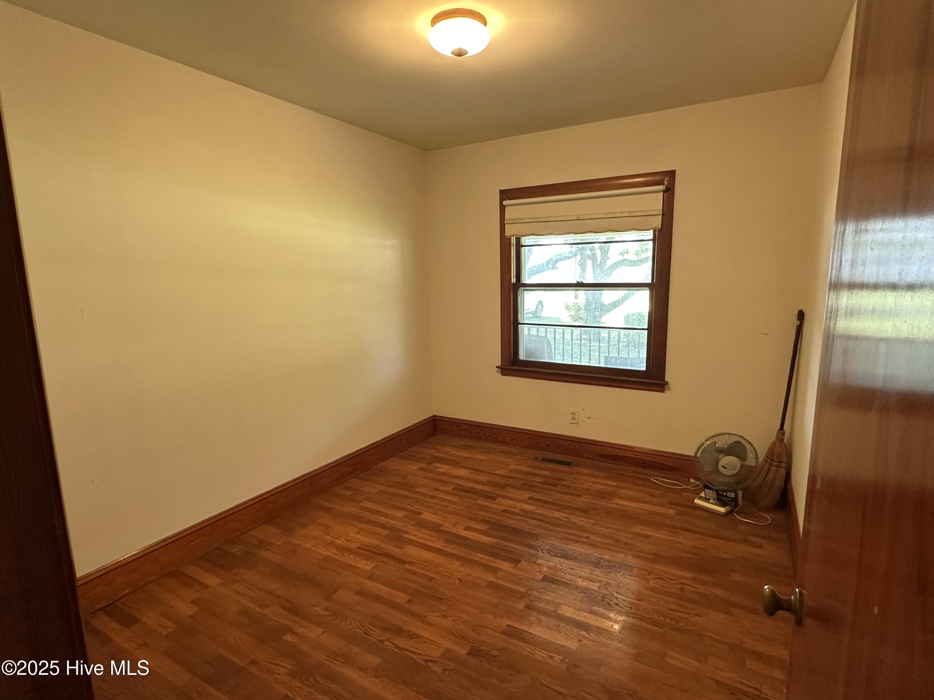 100532099 | Photo 14