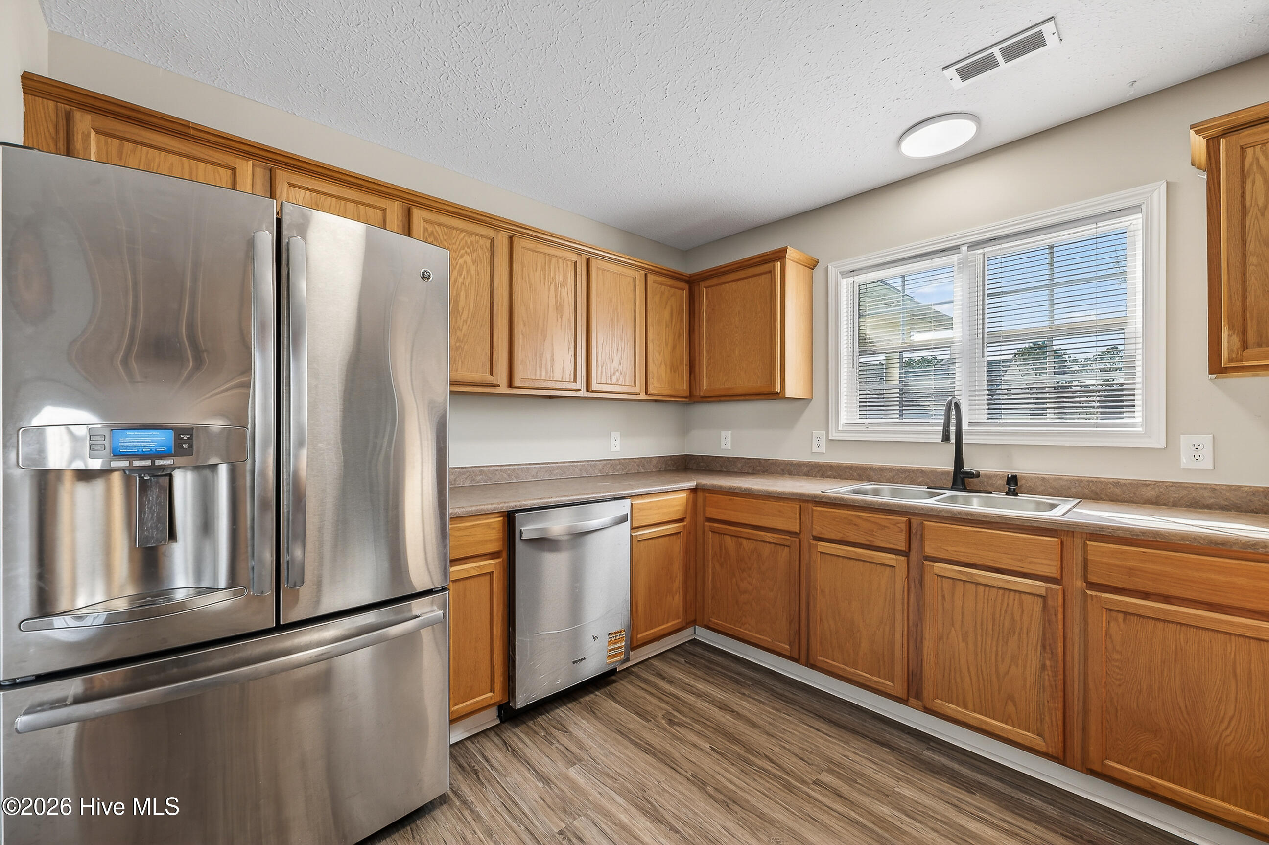 100552095 | Photo 10