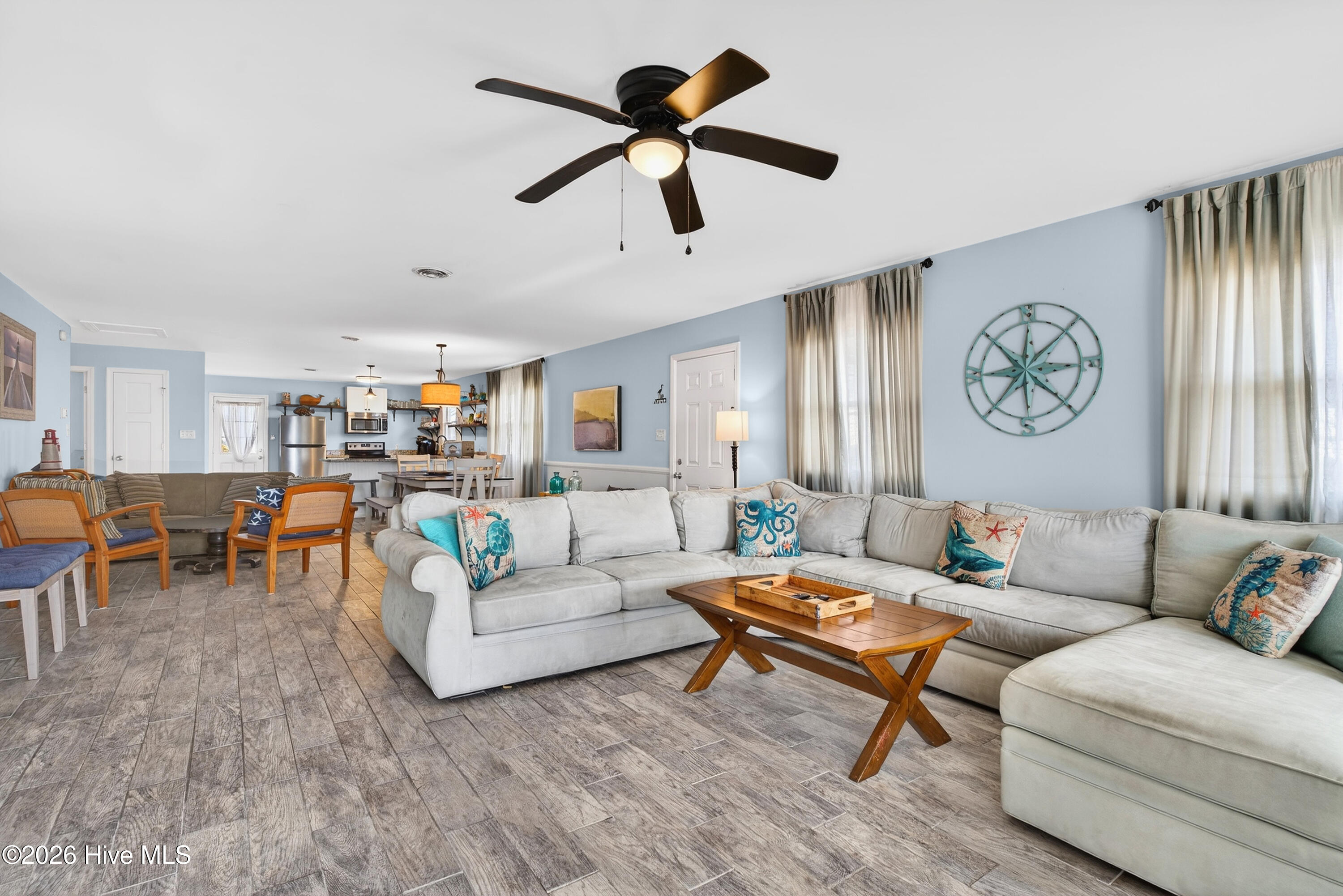 100560758 | Photo 16