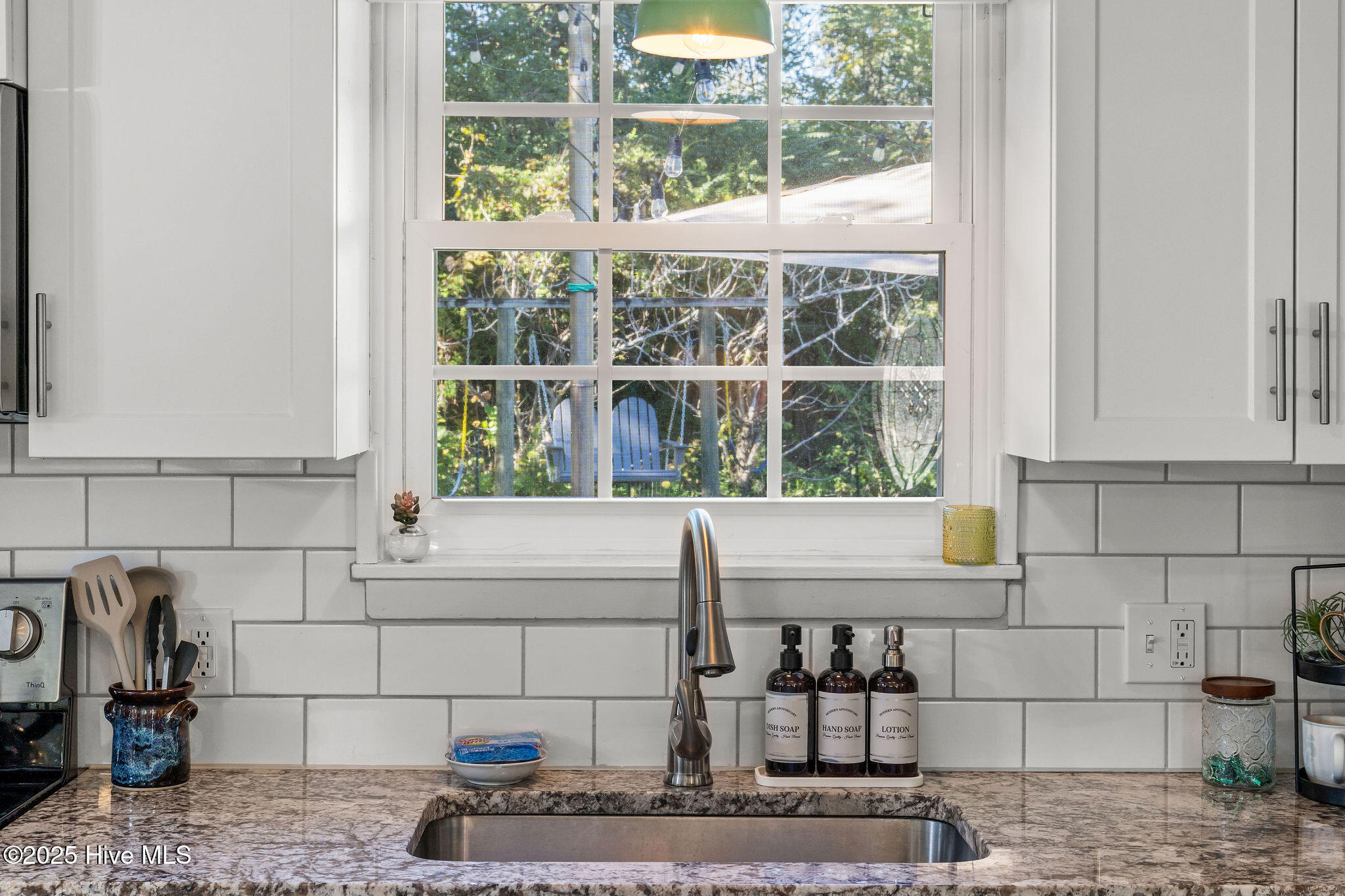 100538264 | Photo 23