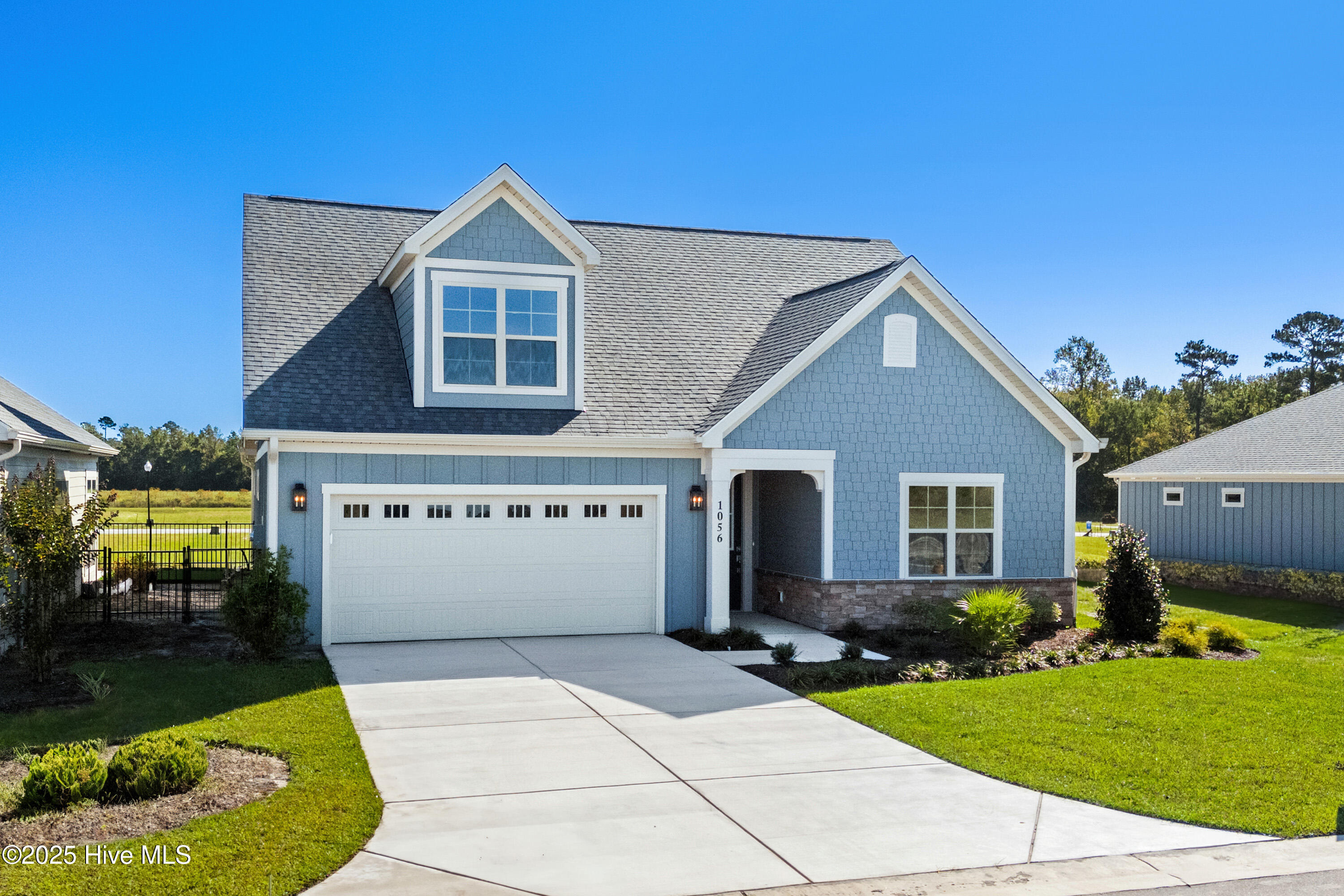 100487215 | Photo 44