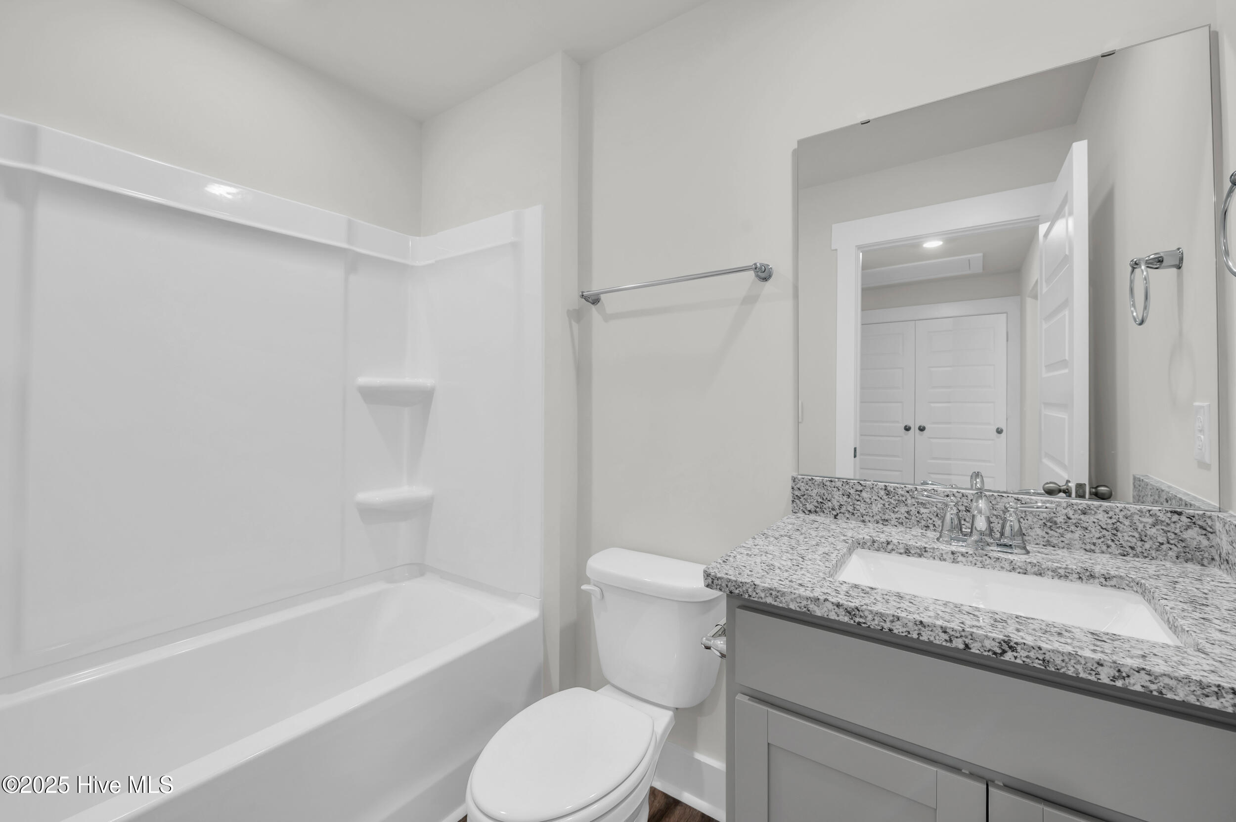 100539430 | Photo 22