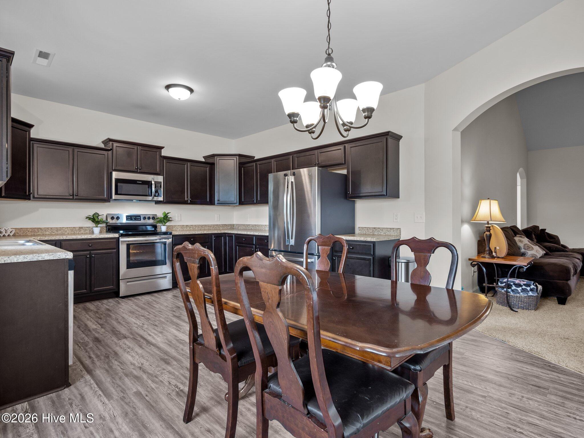 100561868 | Photo 18