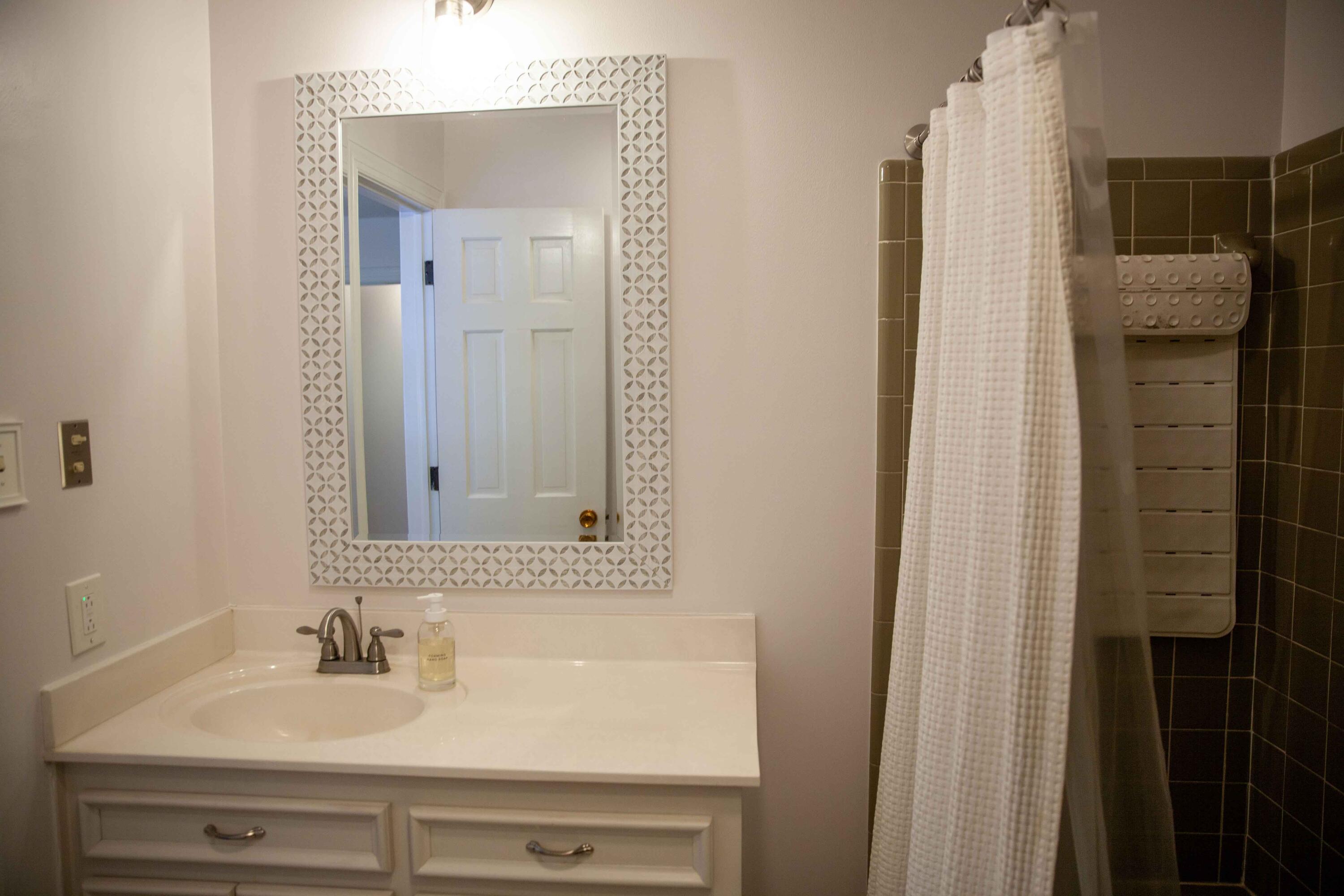 10Bathroom2