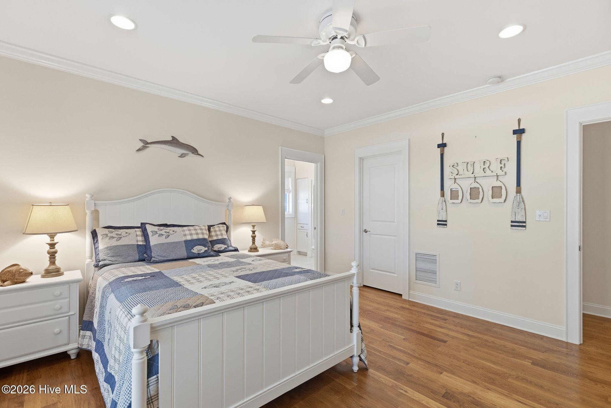 100553774 | Photo 46