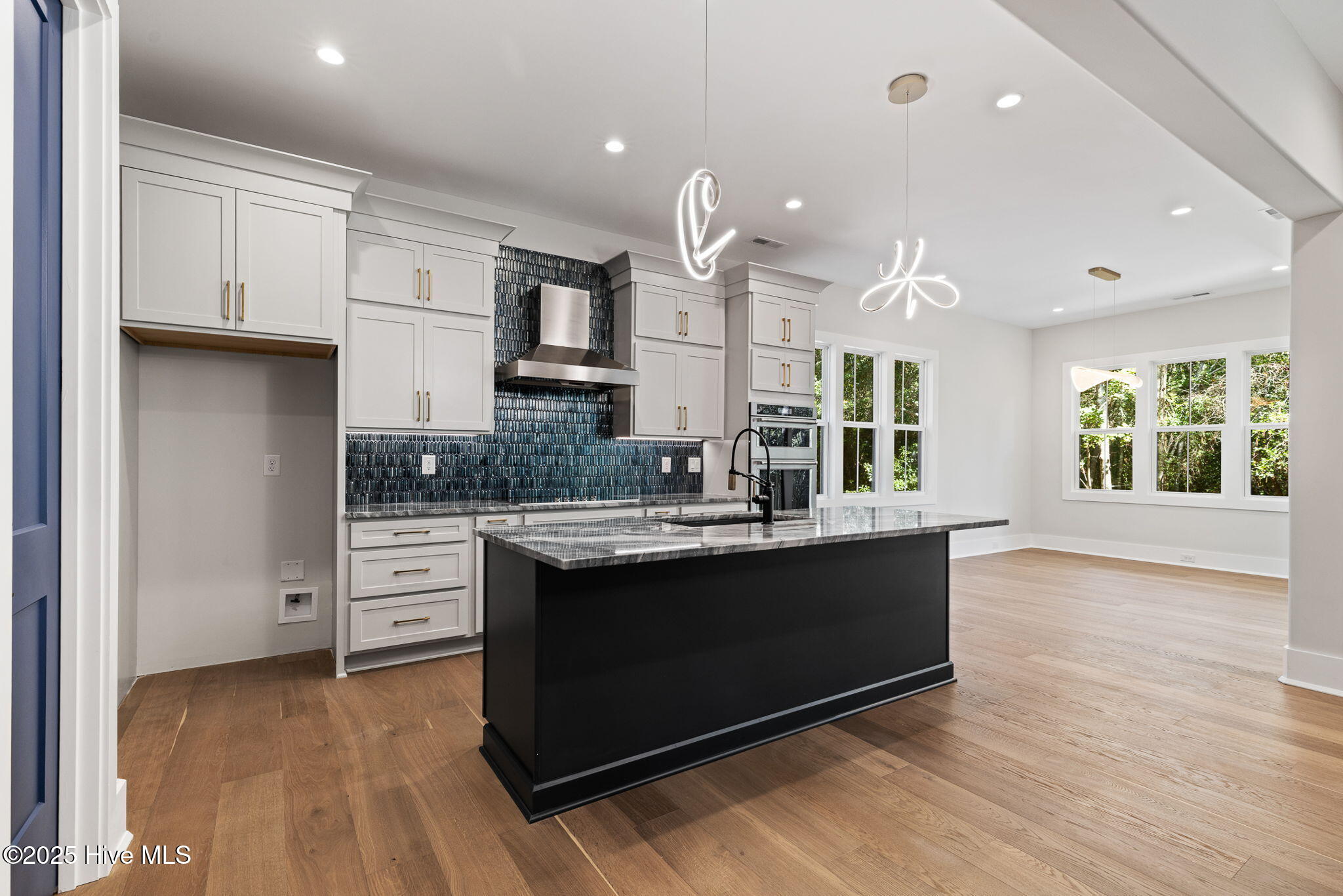 100522632 | Photo 19