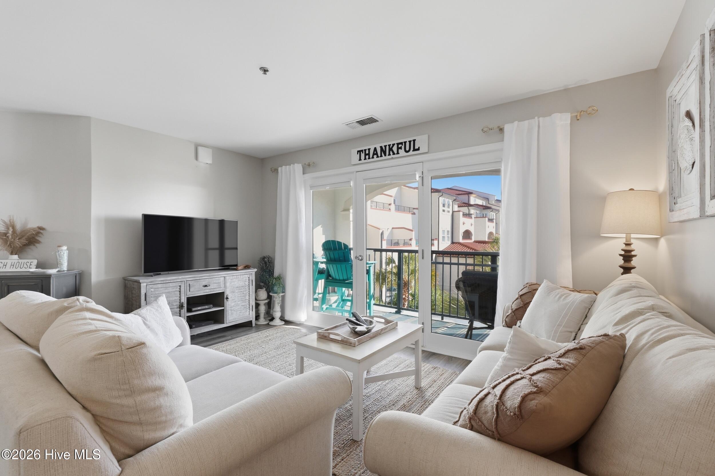 100560519 | Photo 30