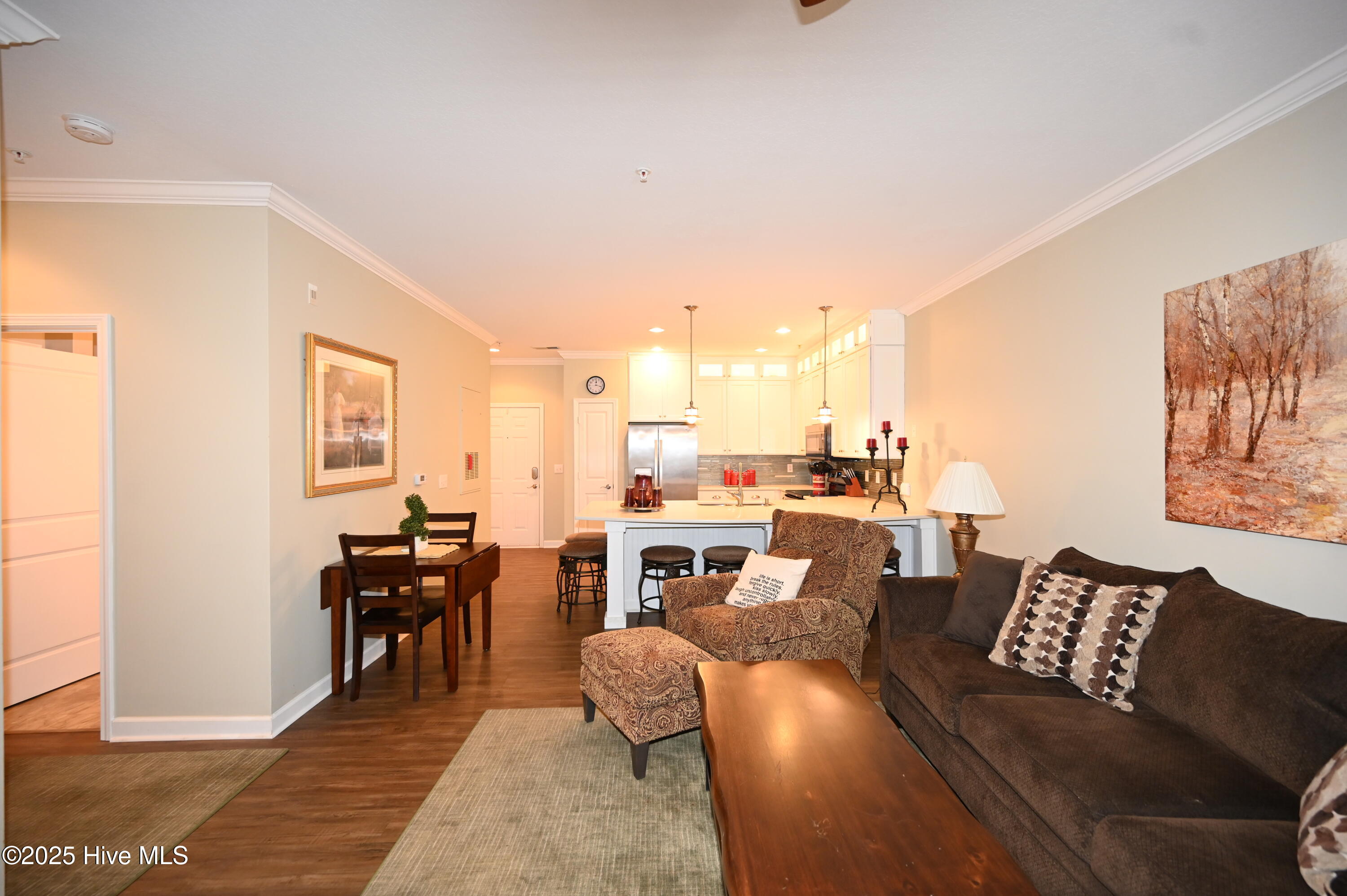 100547071 | Photo 10