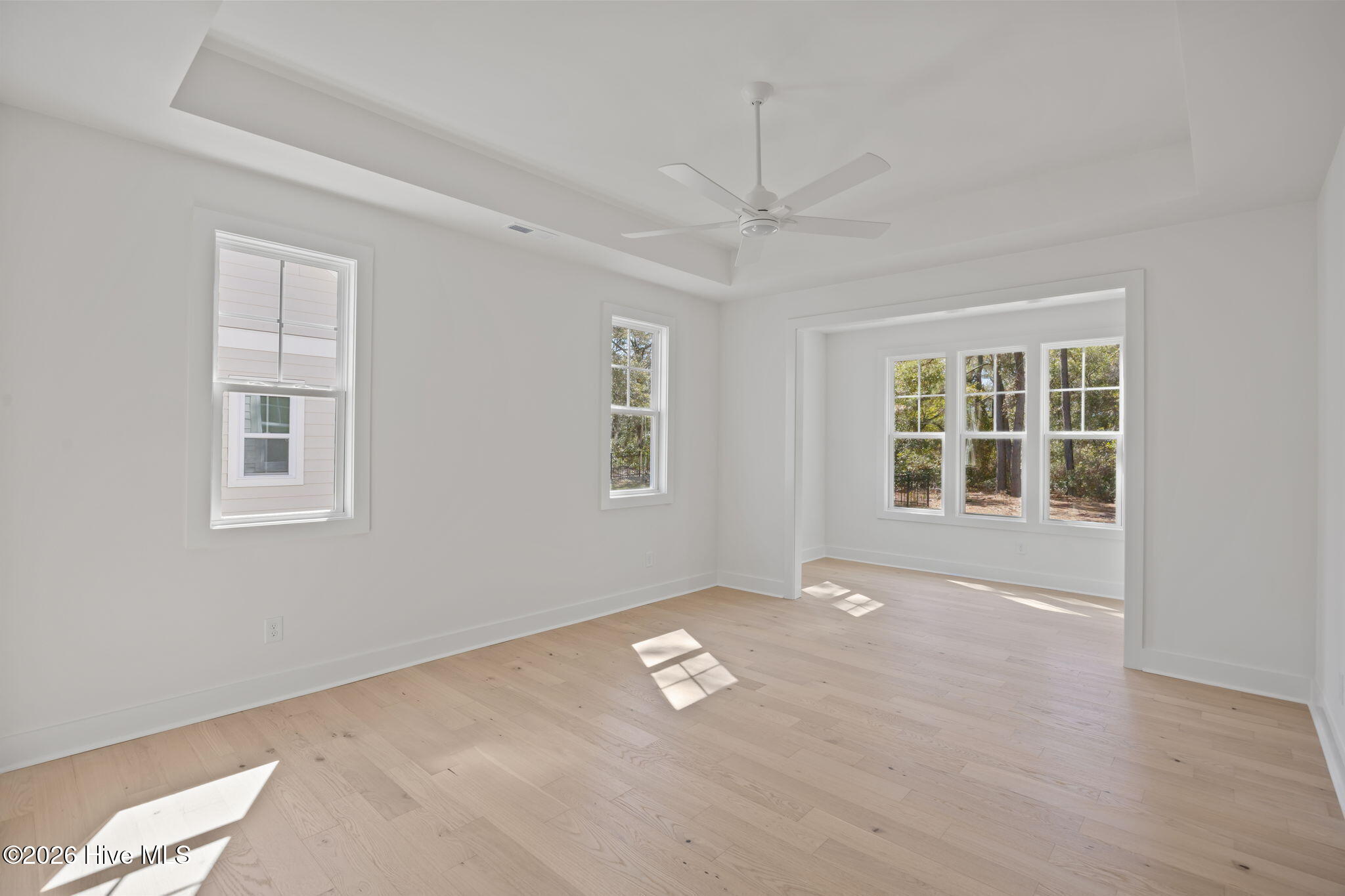 100559098 | Photo 19