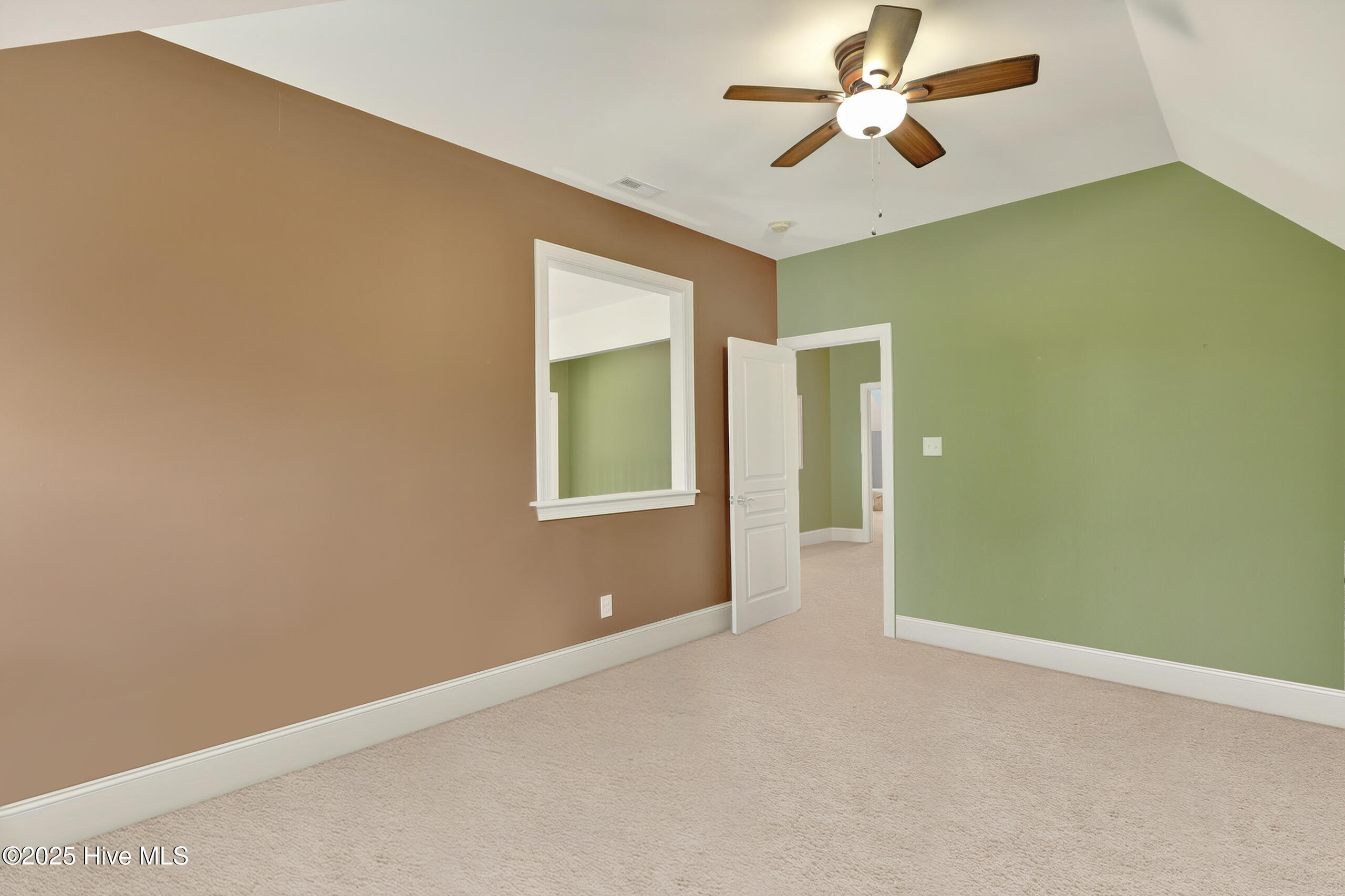 100527488 | Photo 41