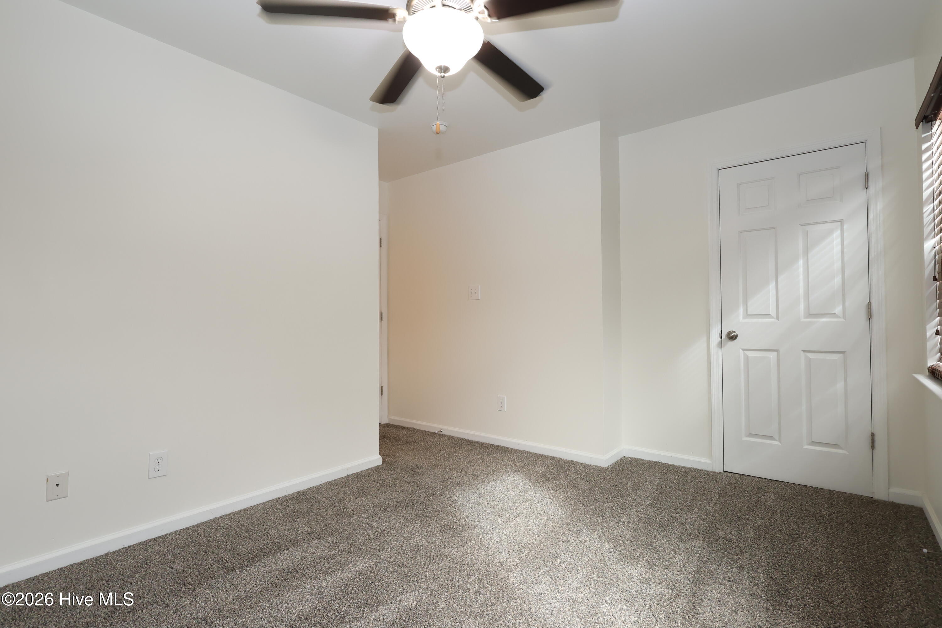 100551335 | Photo 13