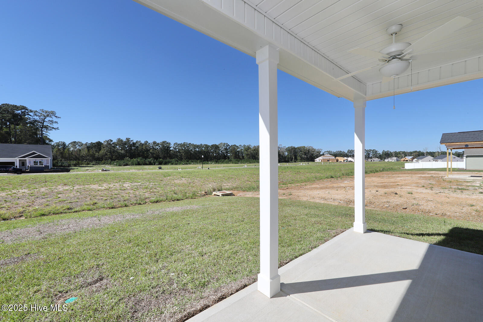 100549689 | Photo 76