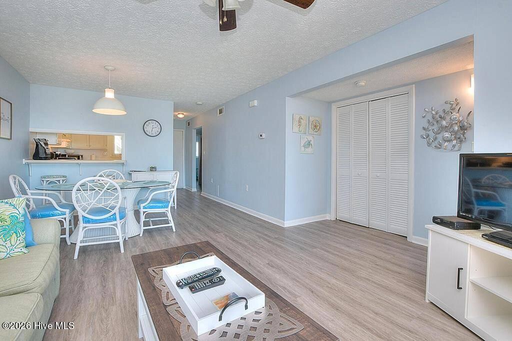 100558357 | Photo 10