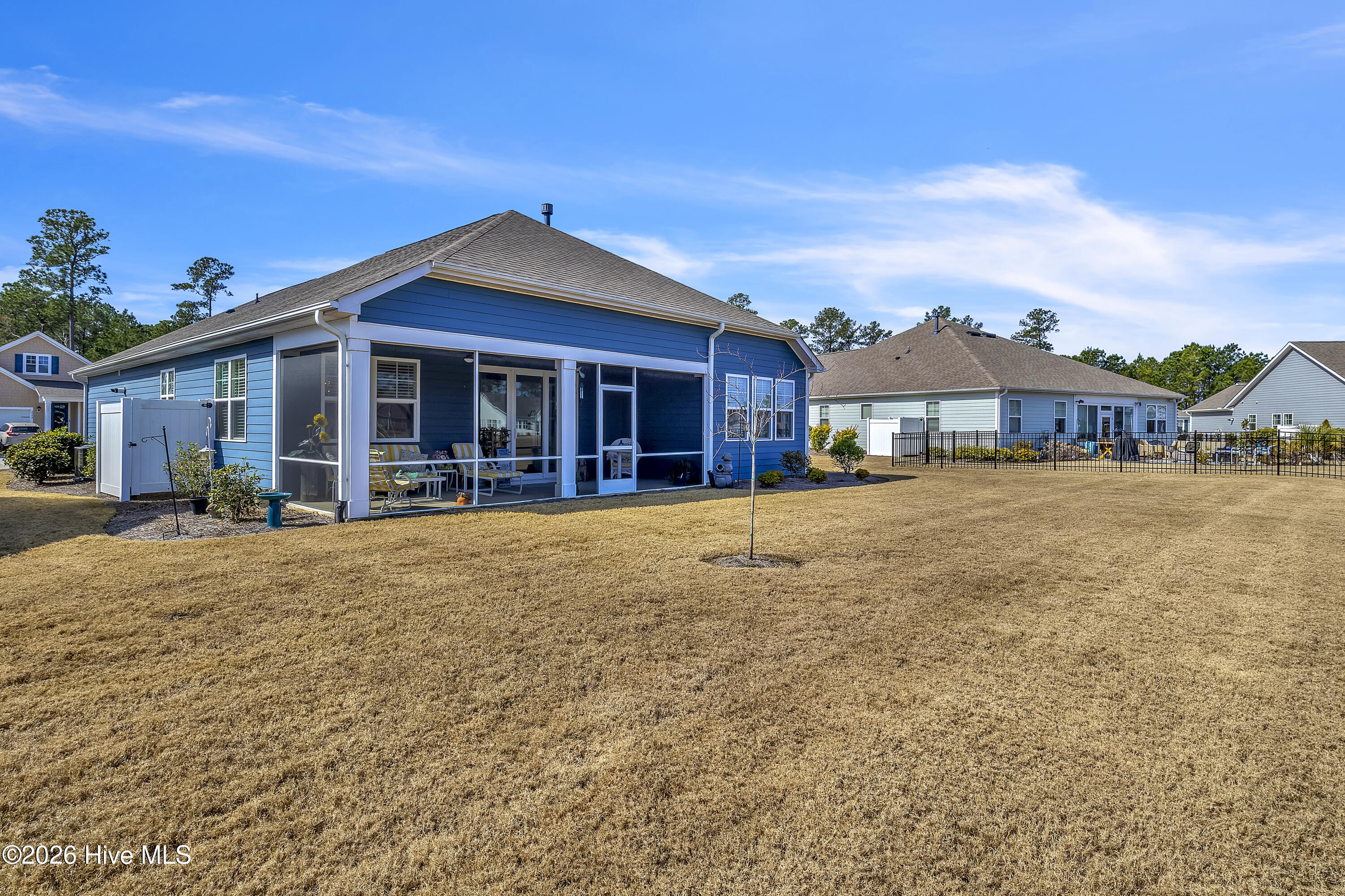 100557593 | Photo 45