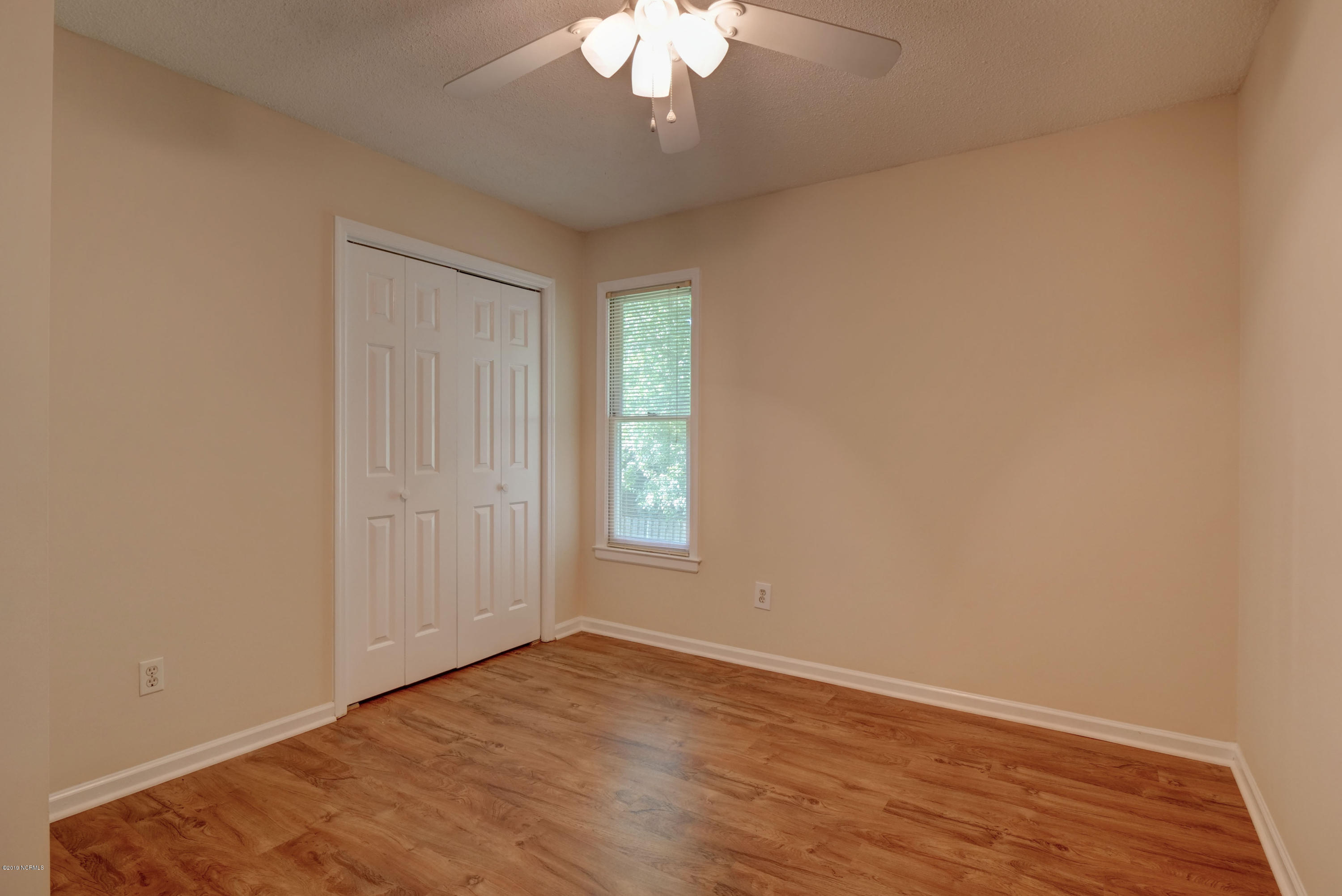 100549177 | Photo 19