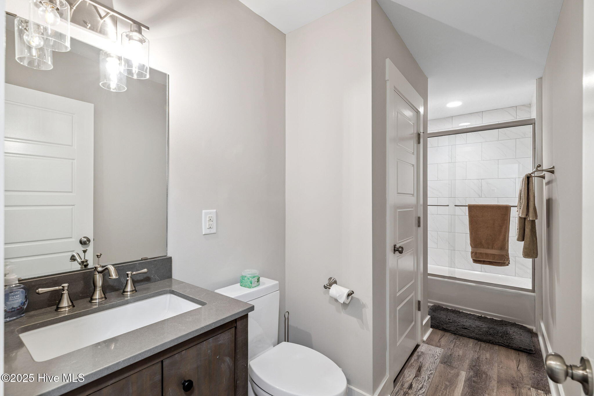 100520398 | Photo 41