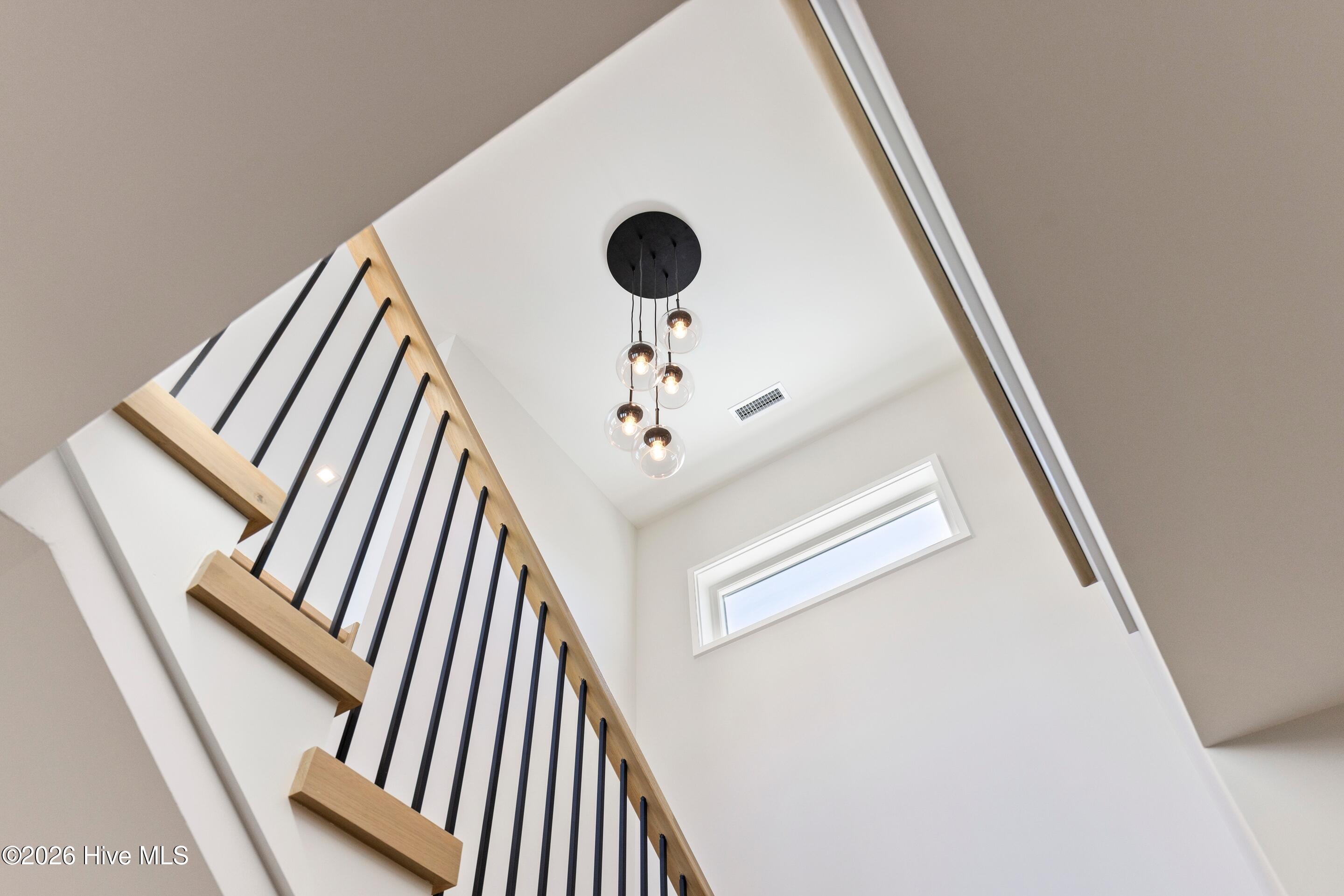 100545146 | Photo 57