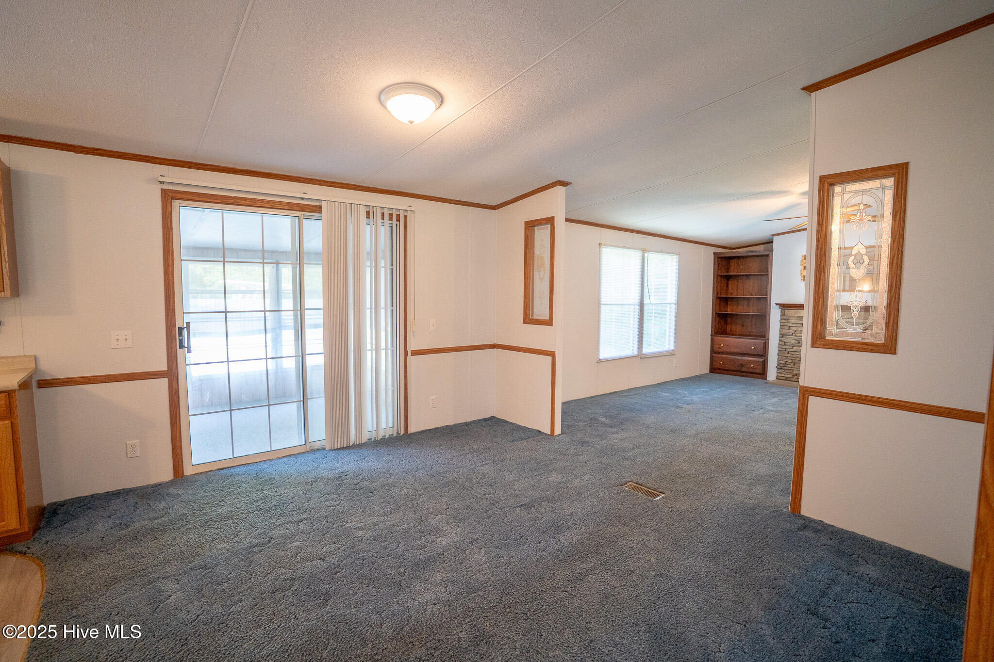 100513589 | Photo 11