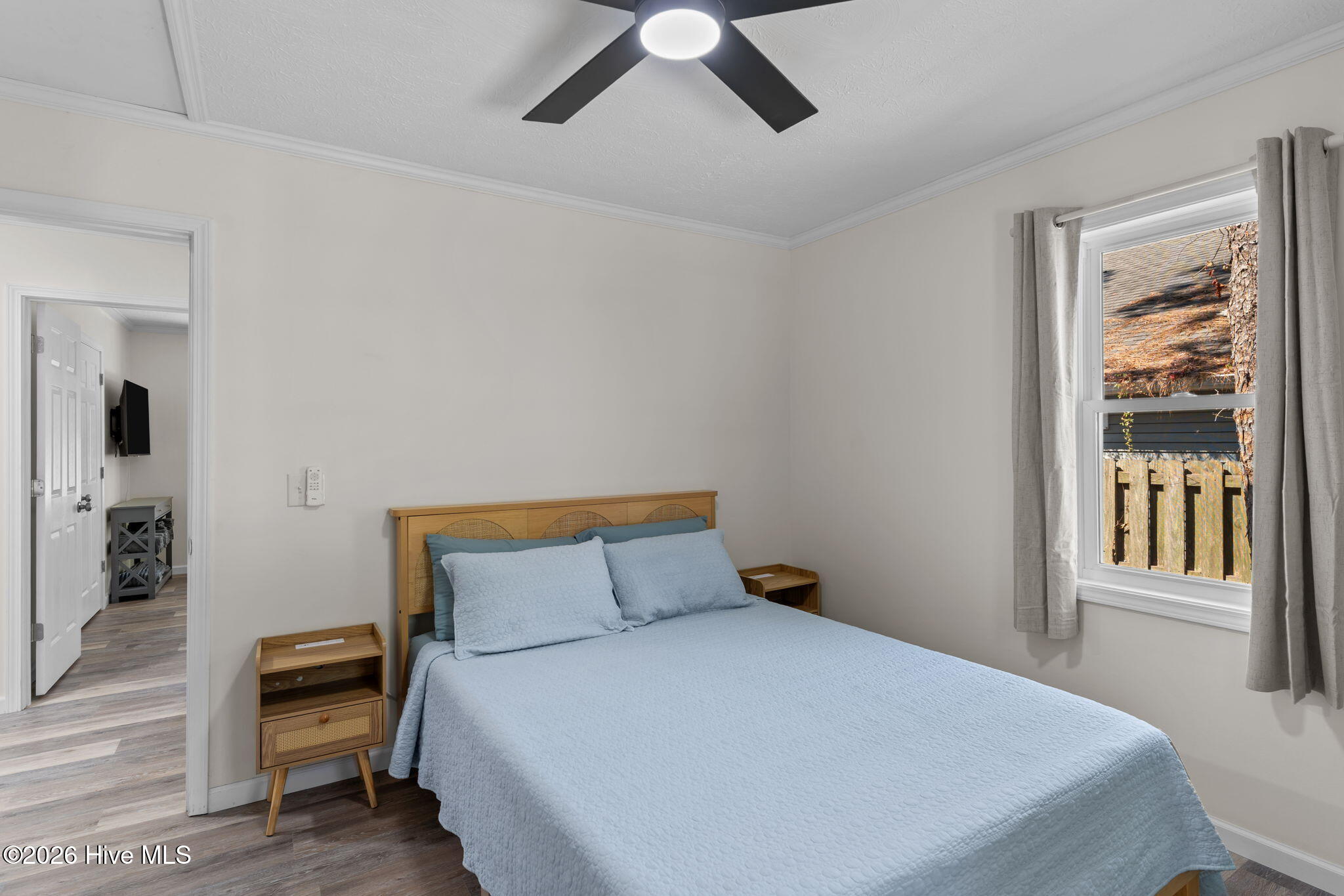 100563030 | Photo 27