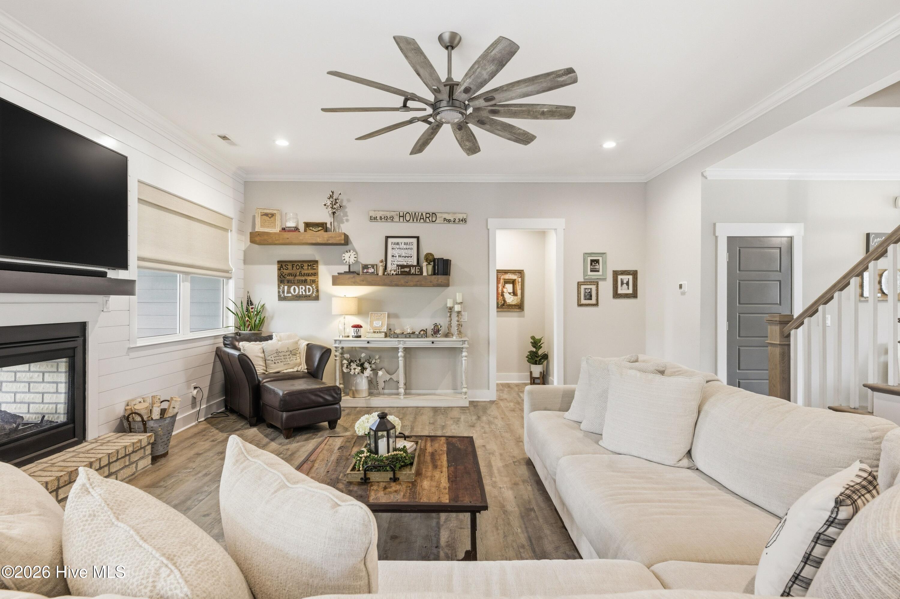 100564448 | Photo 19