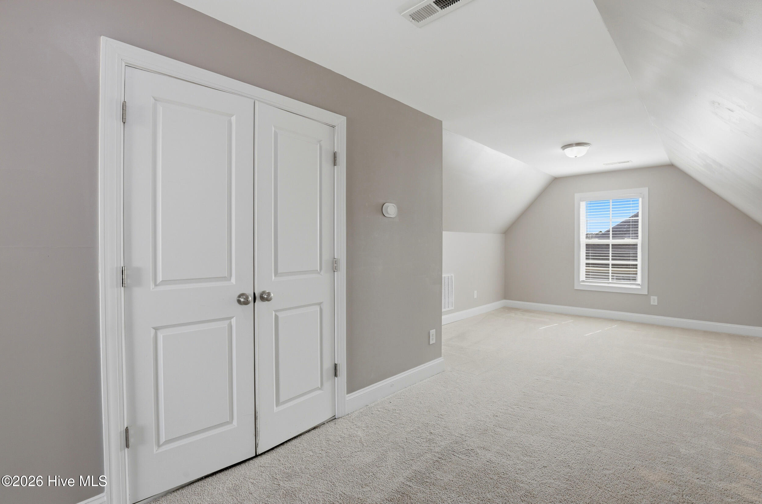 100561174 | Photo 38