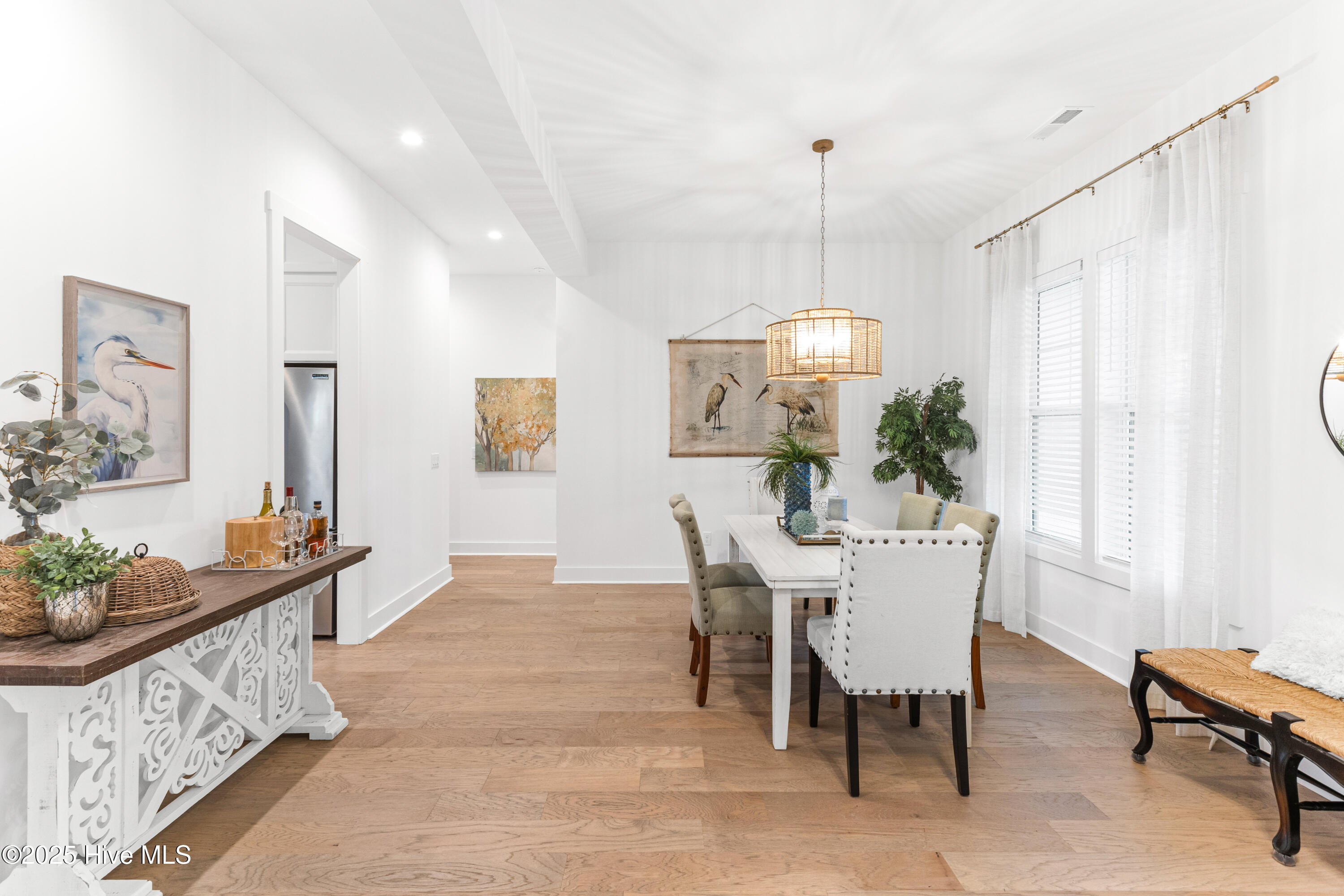 100537930 | Photo 21