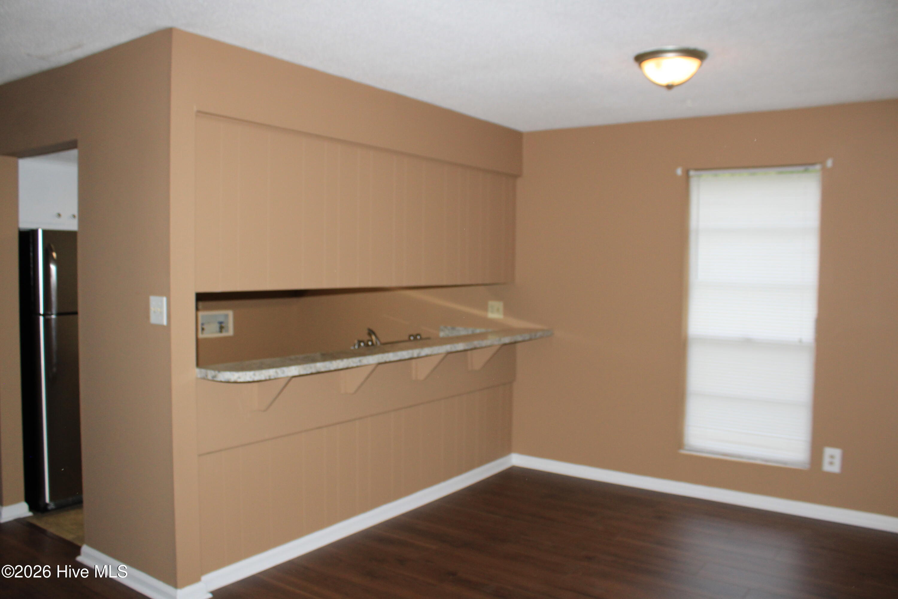 Kitchen Pass-Through w/Breakfast bar Seating