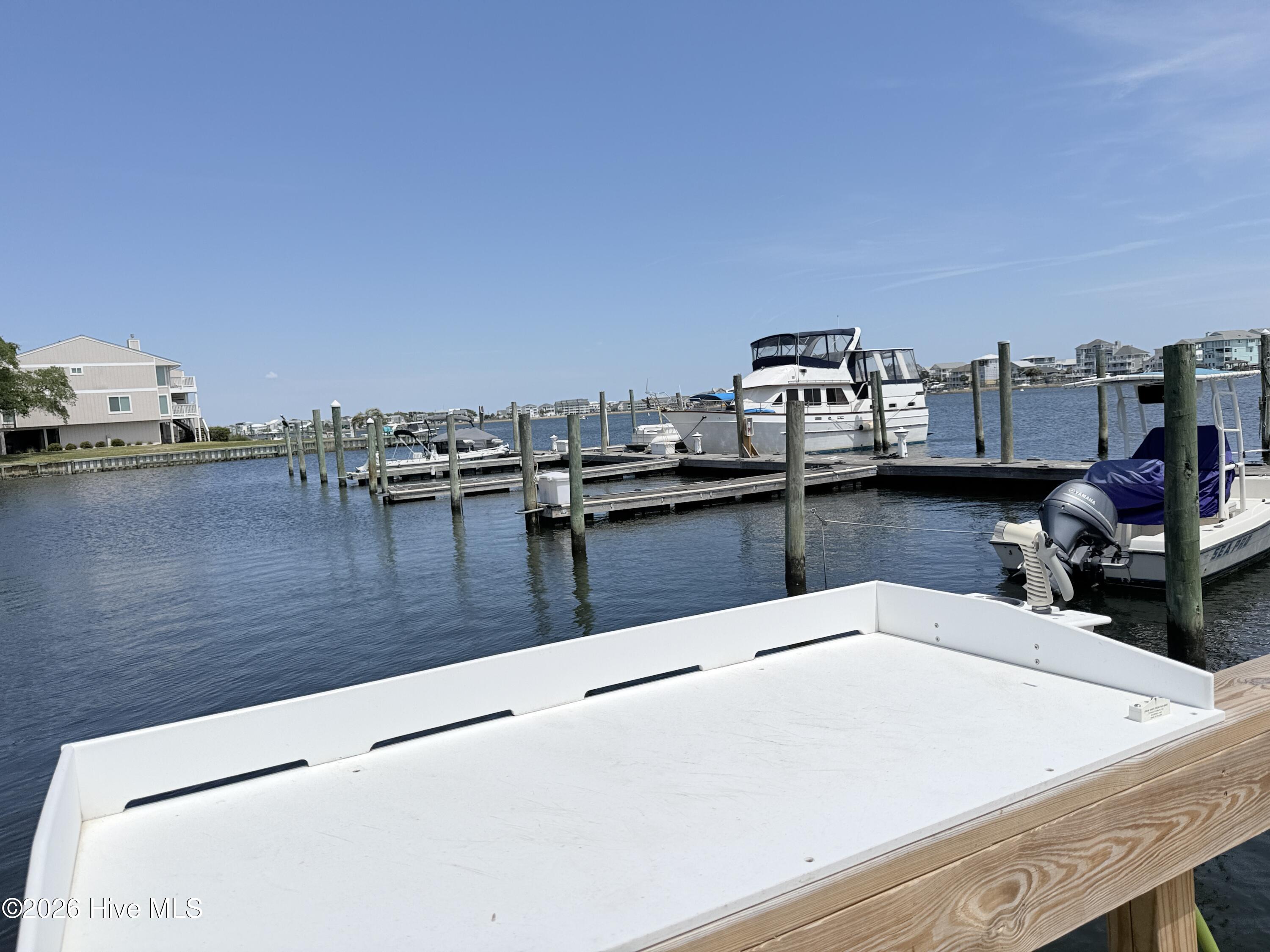 100570413 | Photo 42