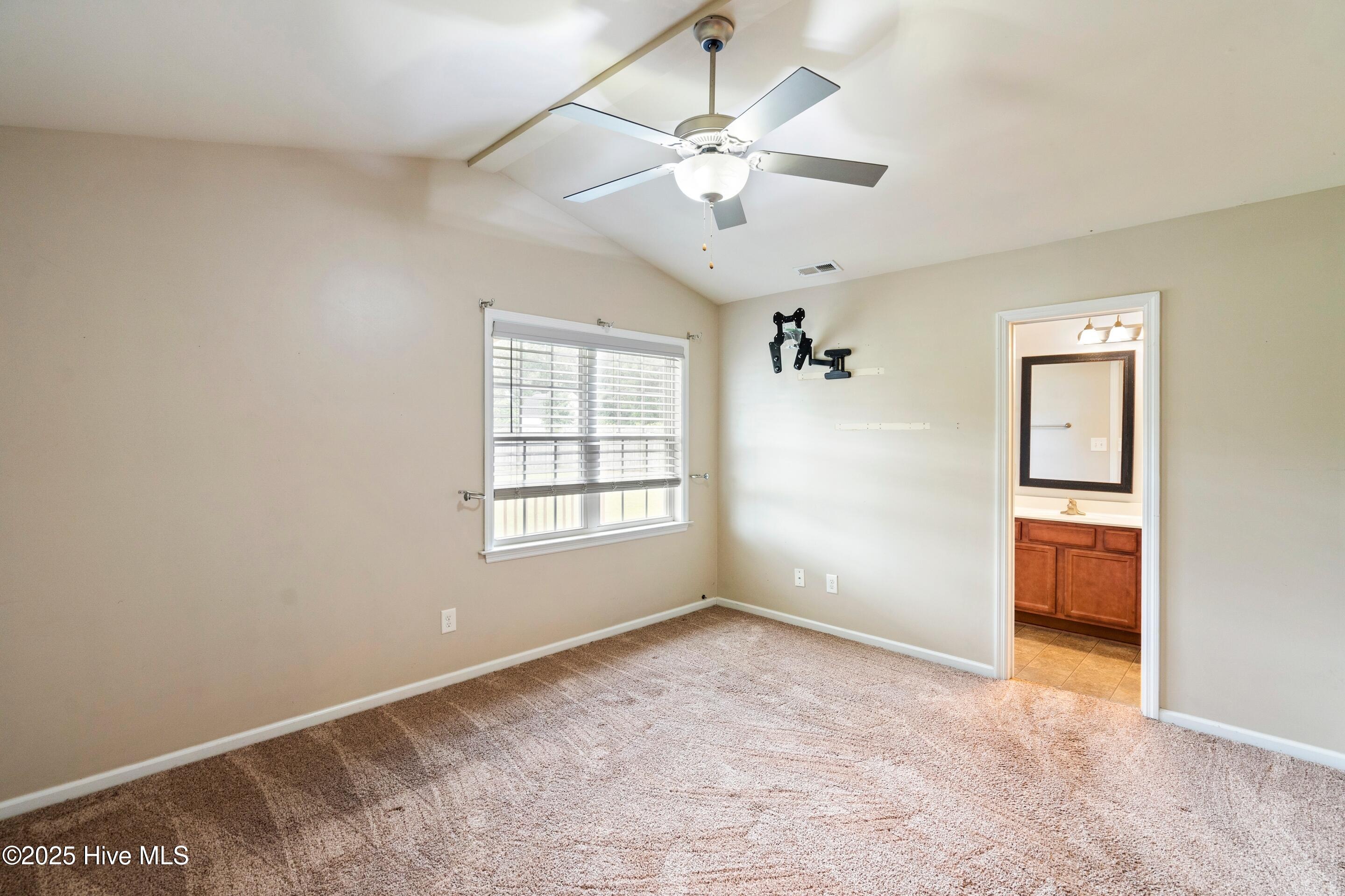 100530465 | Photo 27