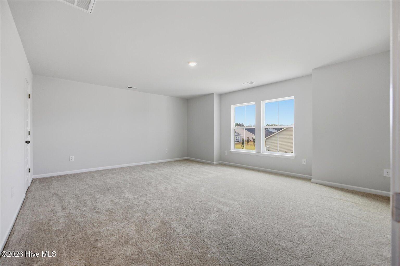 100560282 | Photo 35