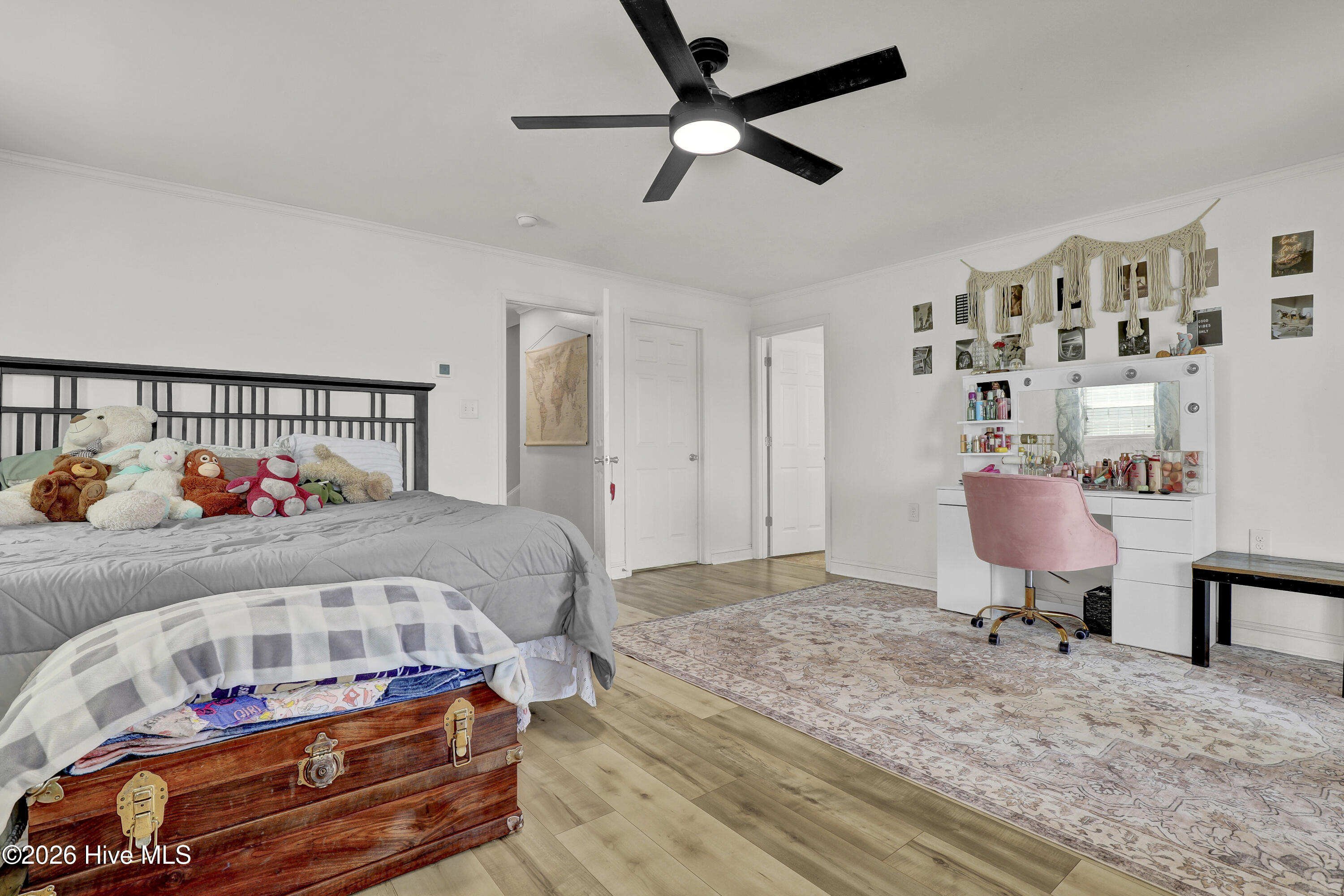 100566573 | Photo 31