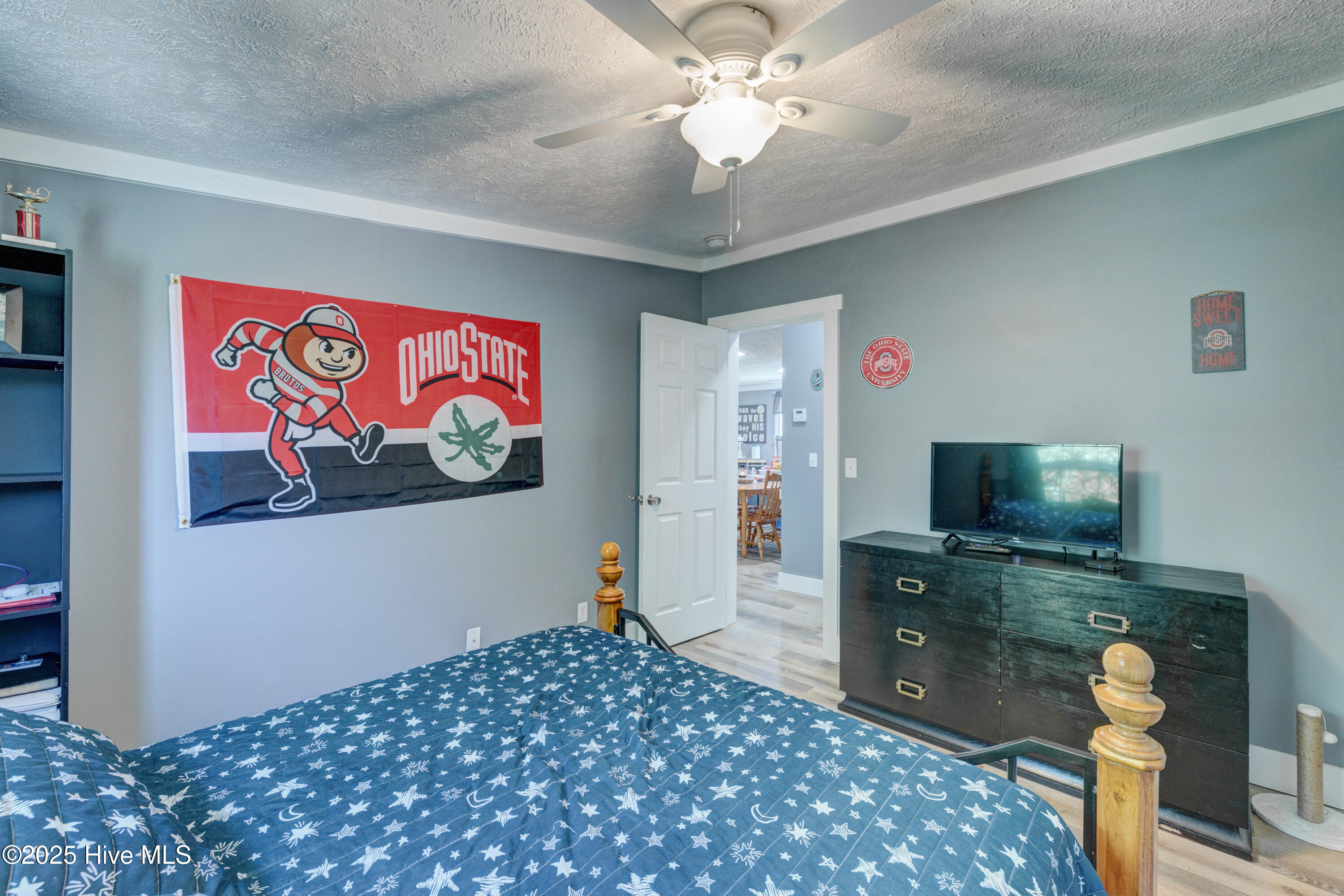 100530756 | Photo 16