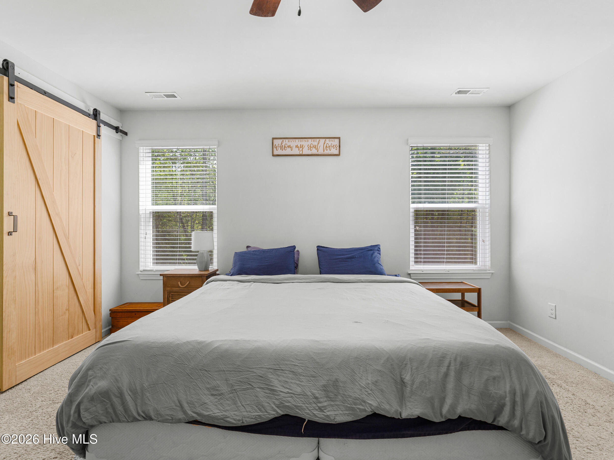 100567072 | Photo 25