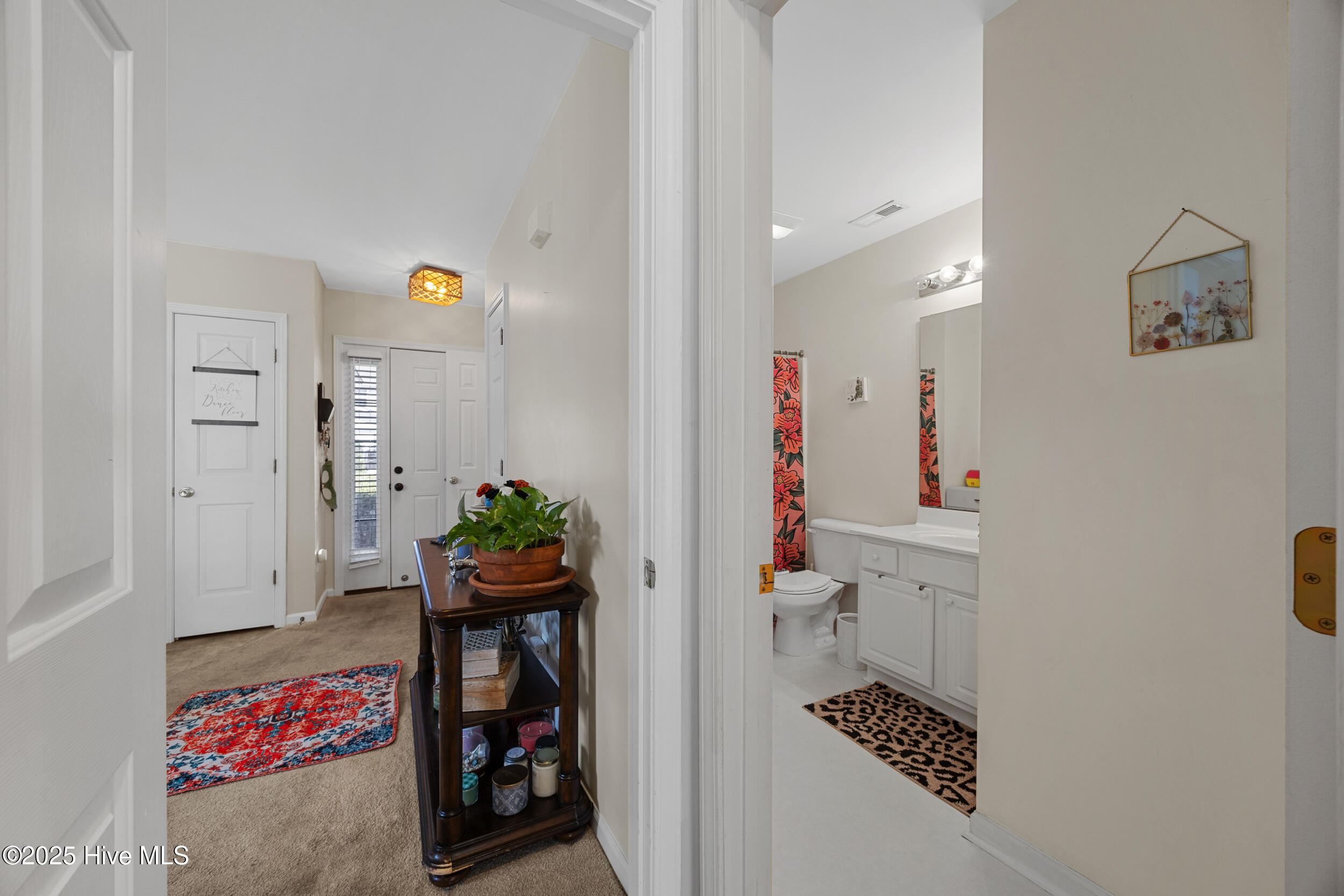 100532687 | Photo 17