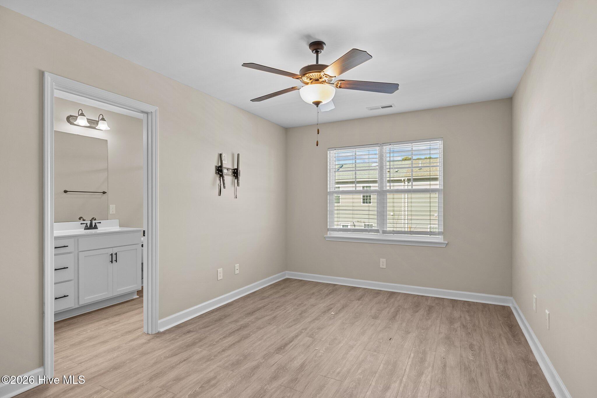 100547532 | Photo 19