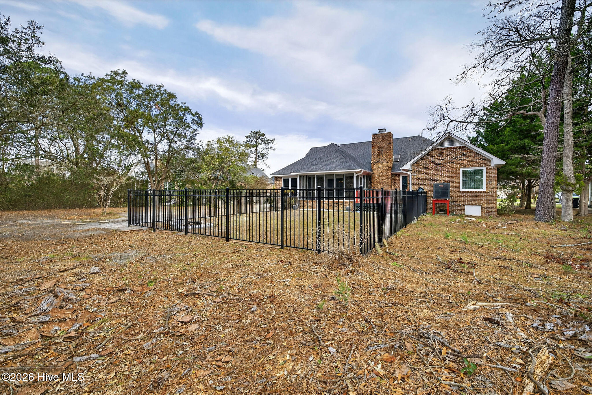 100561211 | Photo 28