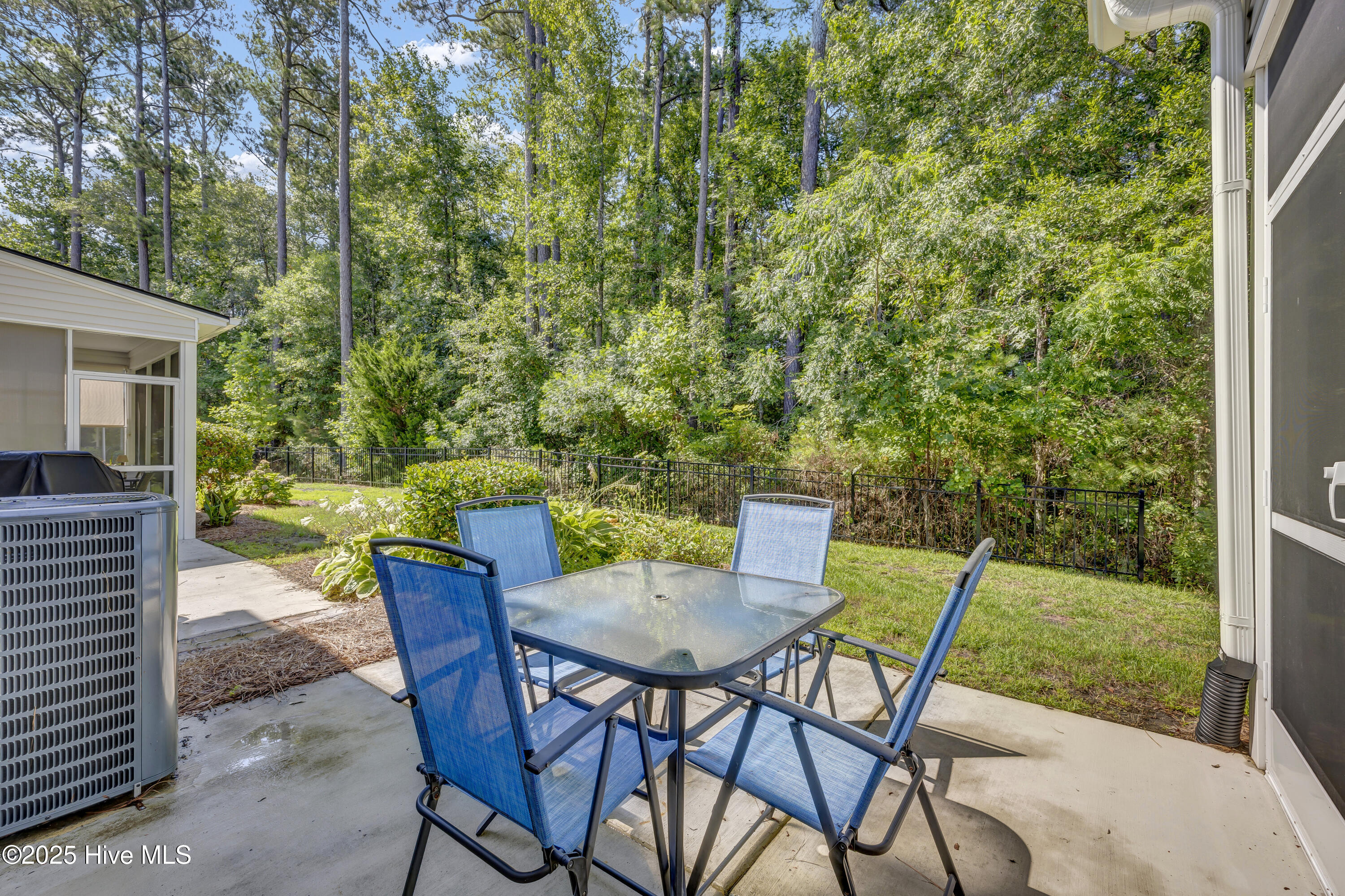 100516530 | Photo 28