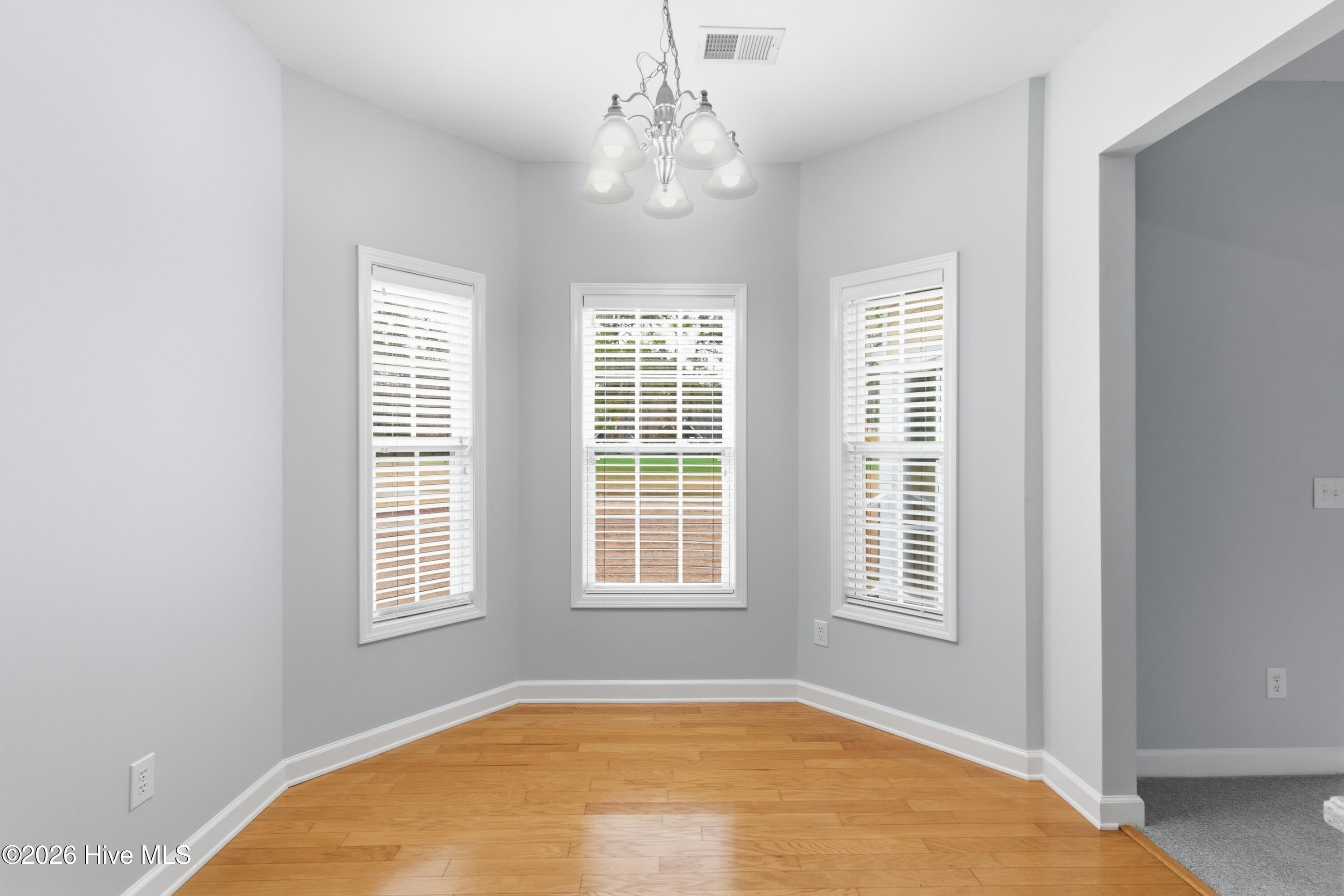 100555748 | Photo 31