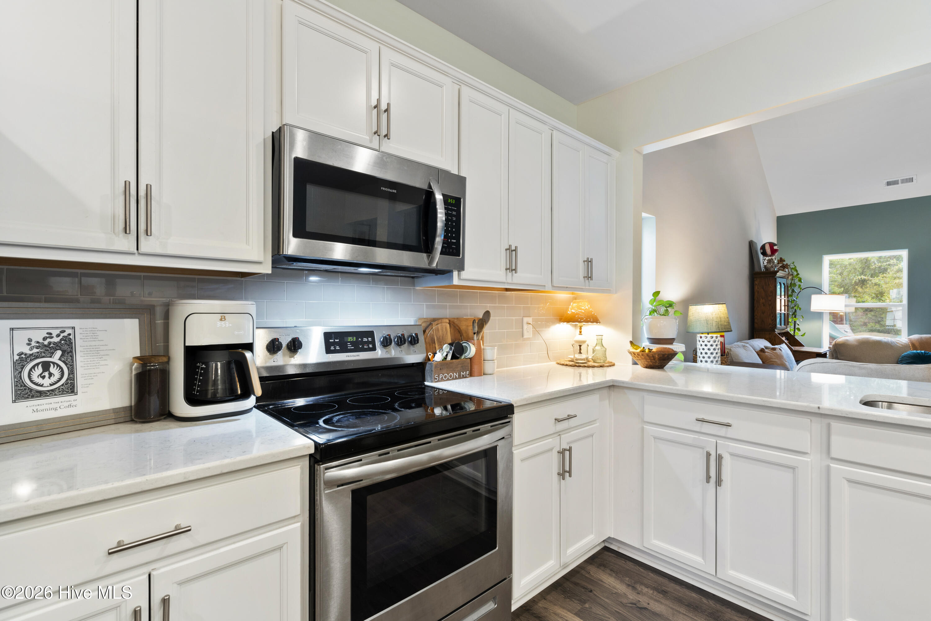 100564295 | Photo 11