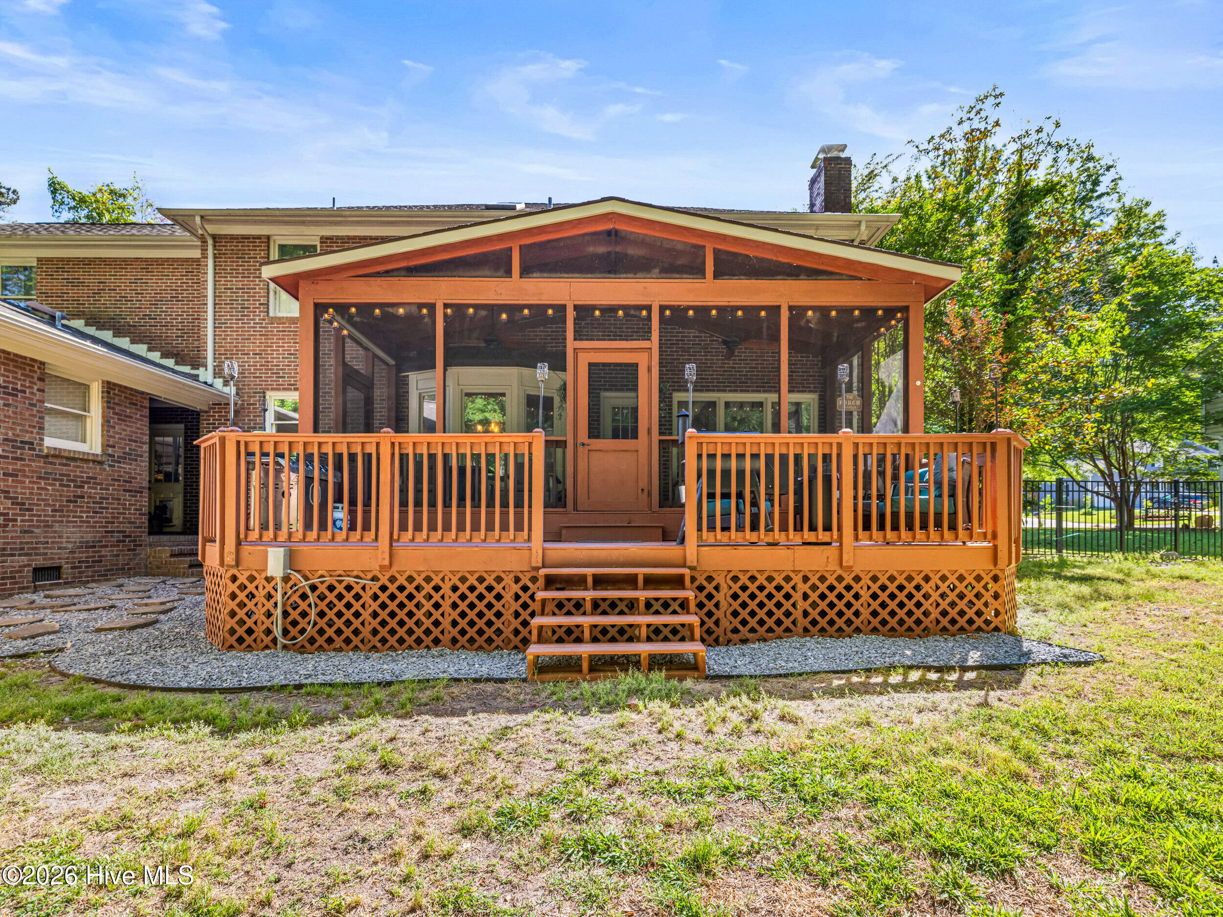 100570486 | Photo 68