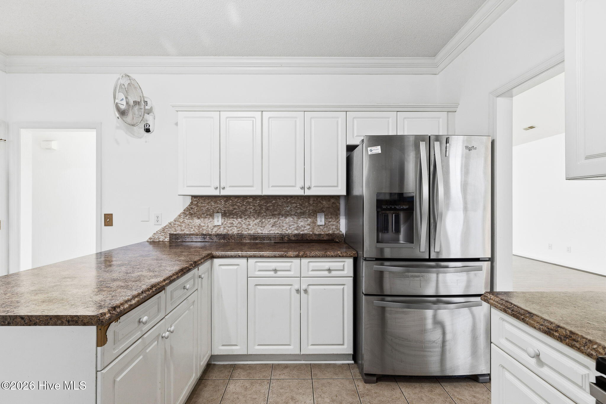 100548117 | Photo 25