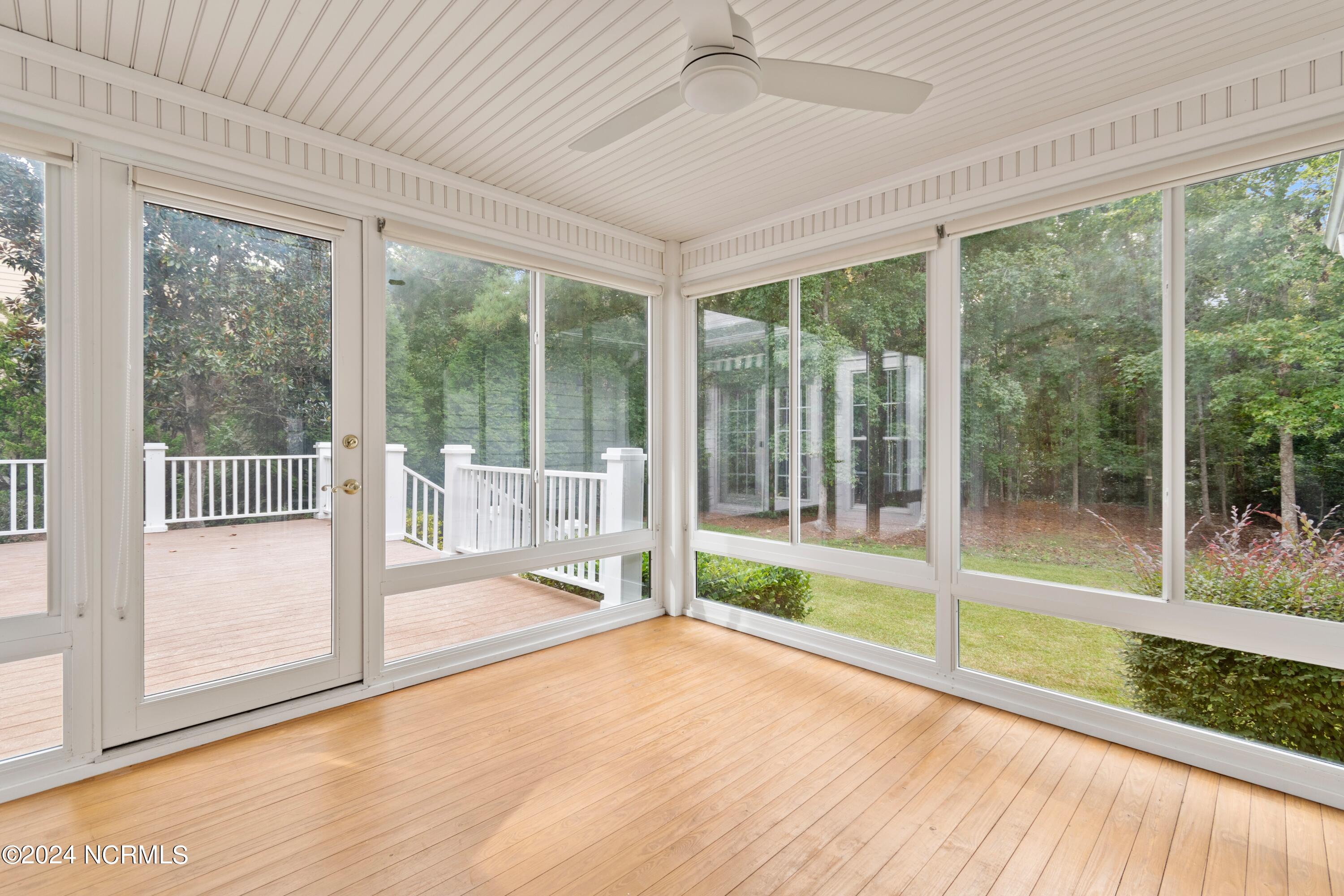 100553492 | Photo 23