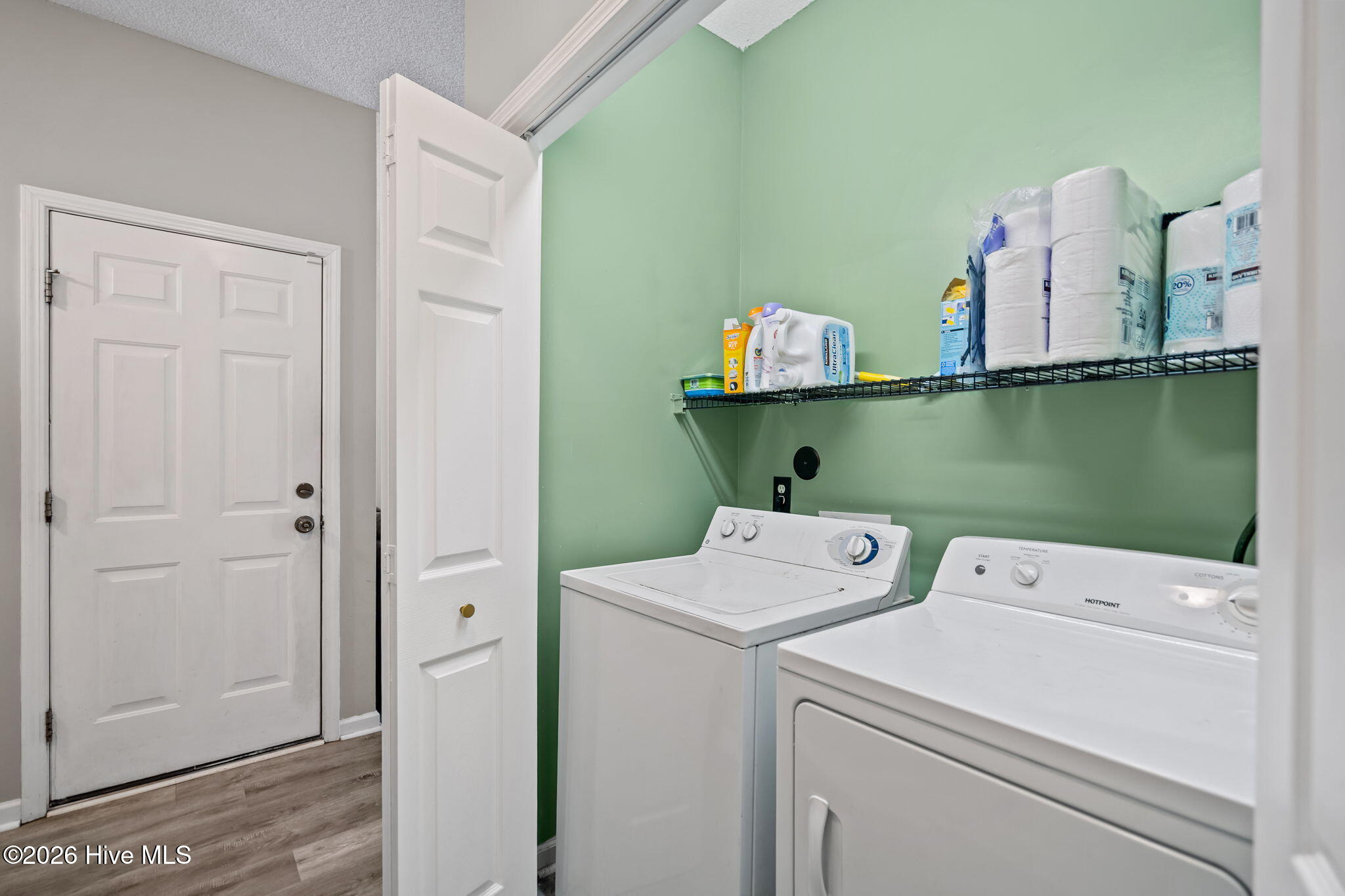 100552857 | Photo 30