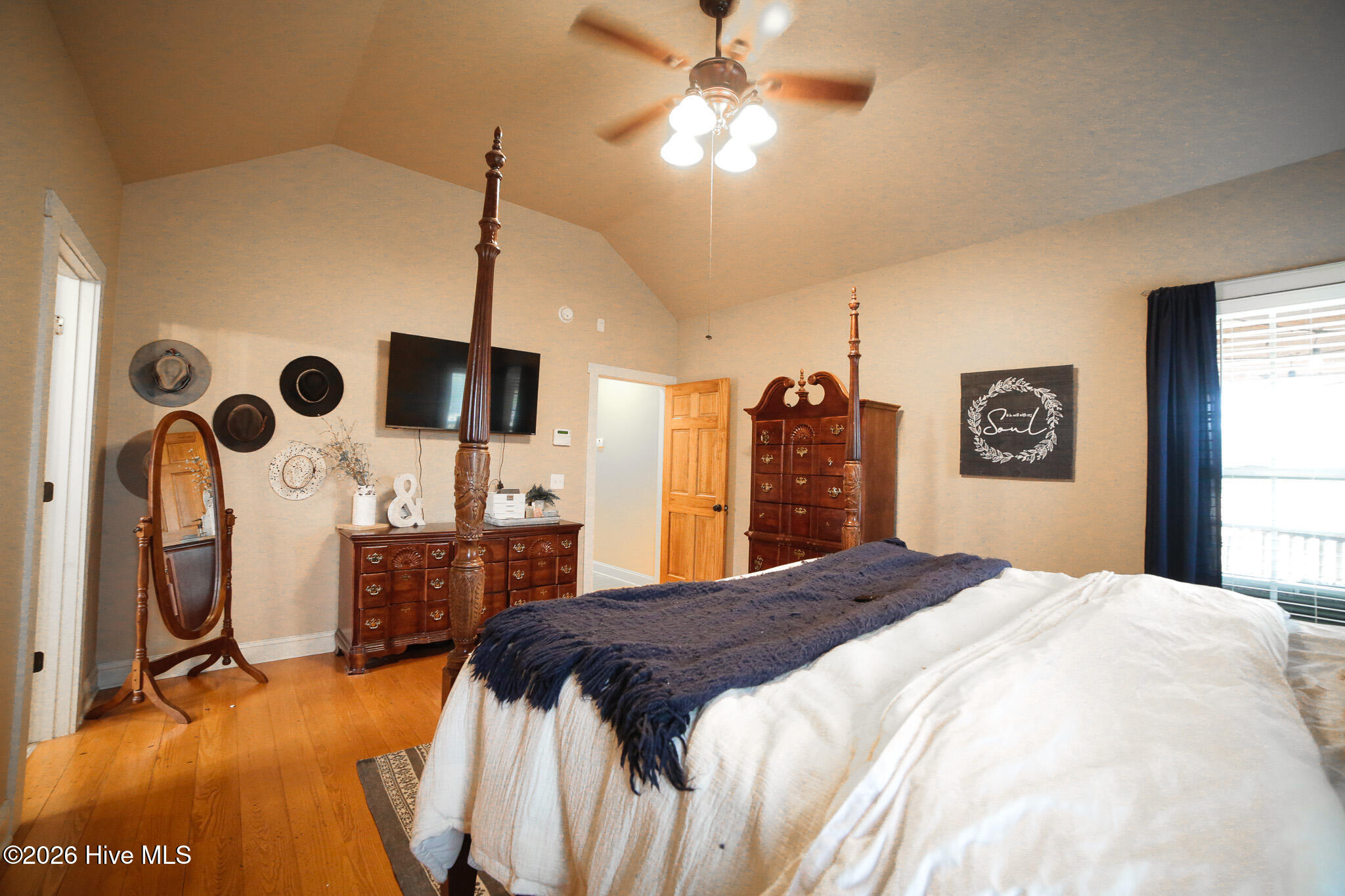 100550519 | Photo 30