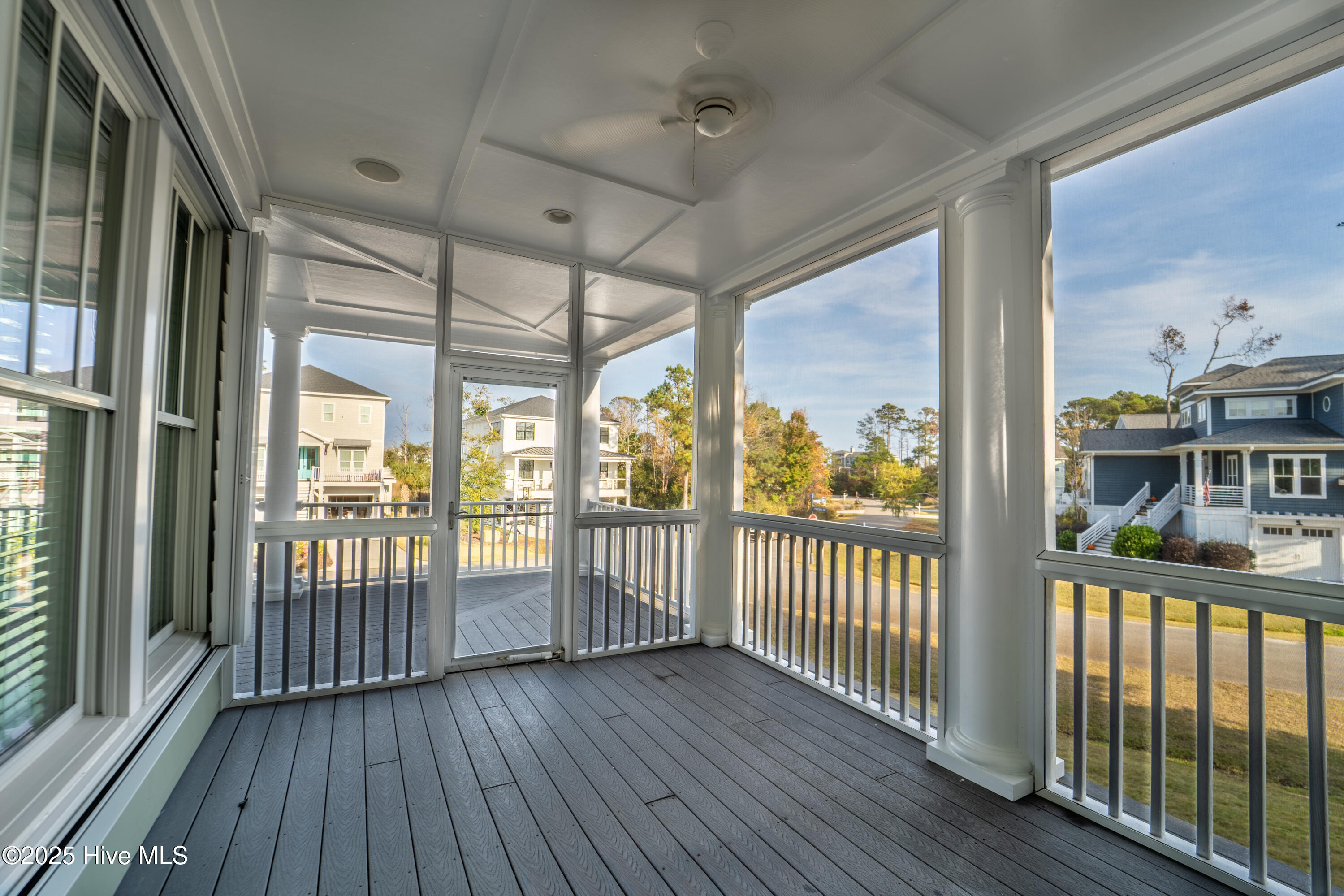 100544642 | Photo 57