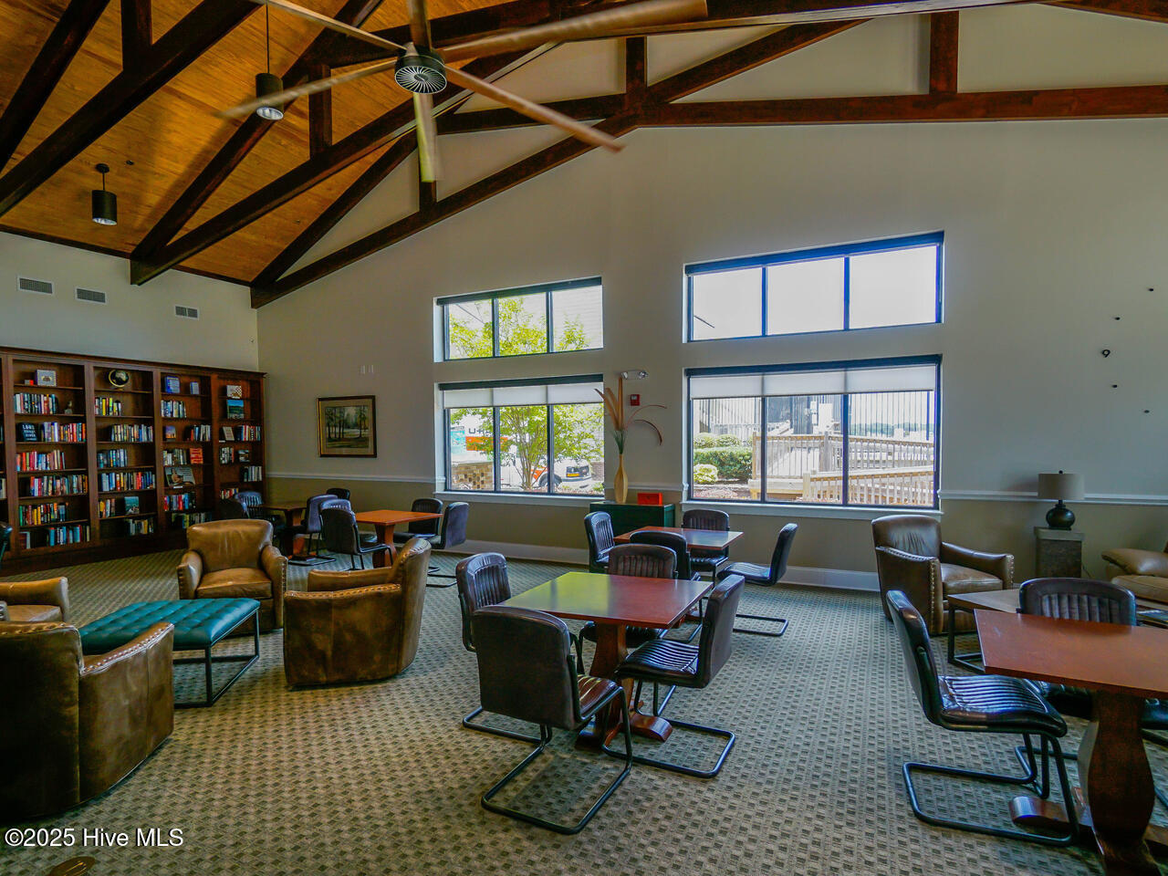 100533564 | Photo 42