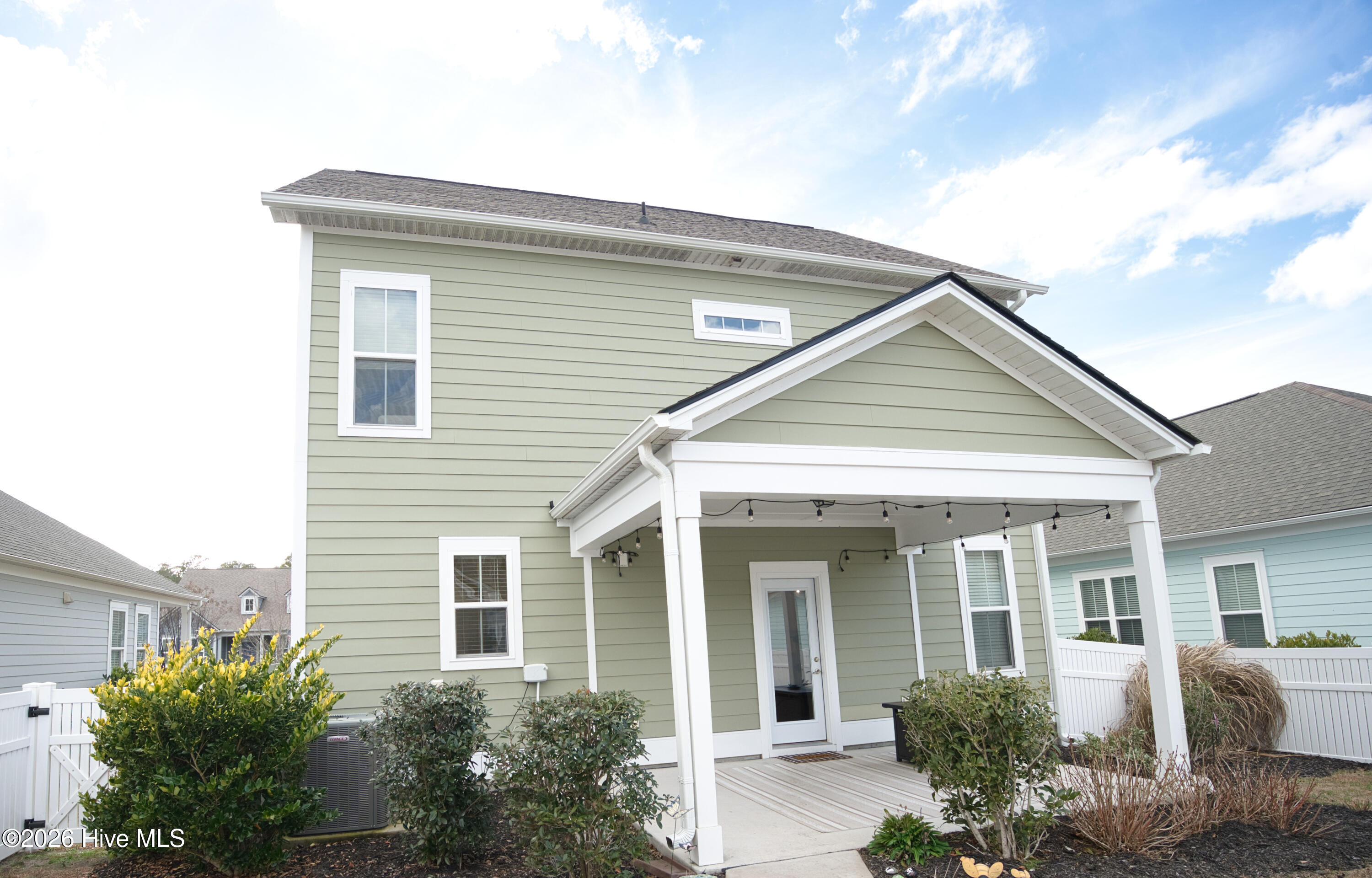 100551337 | Photo 13