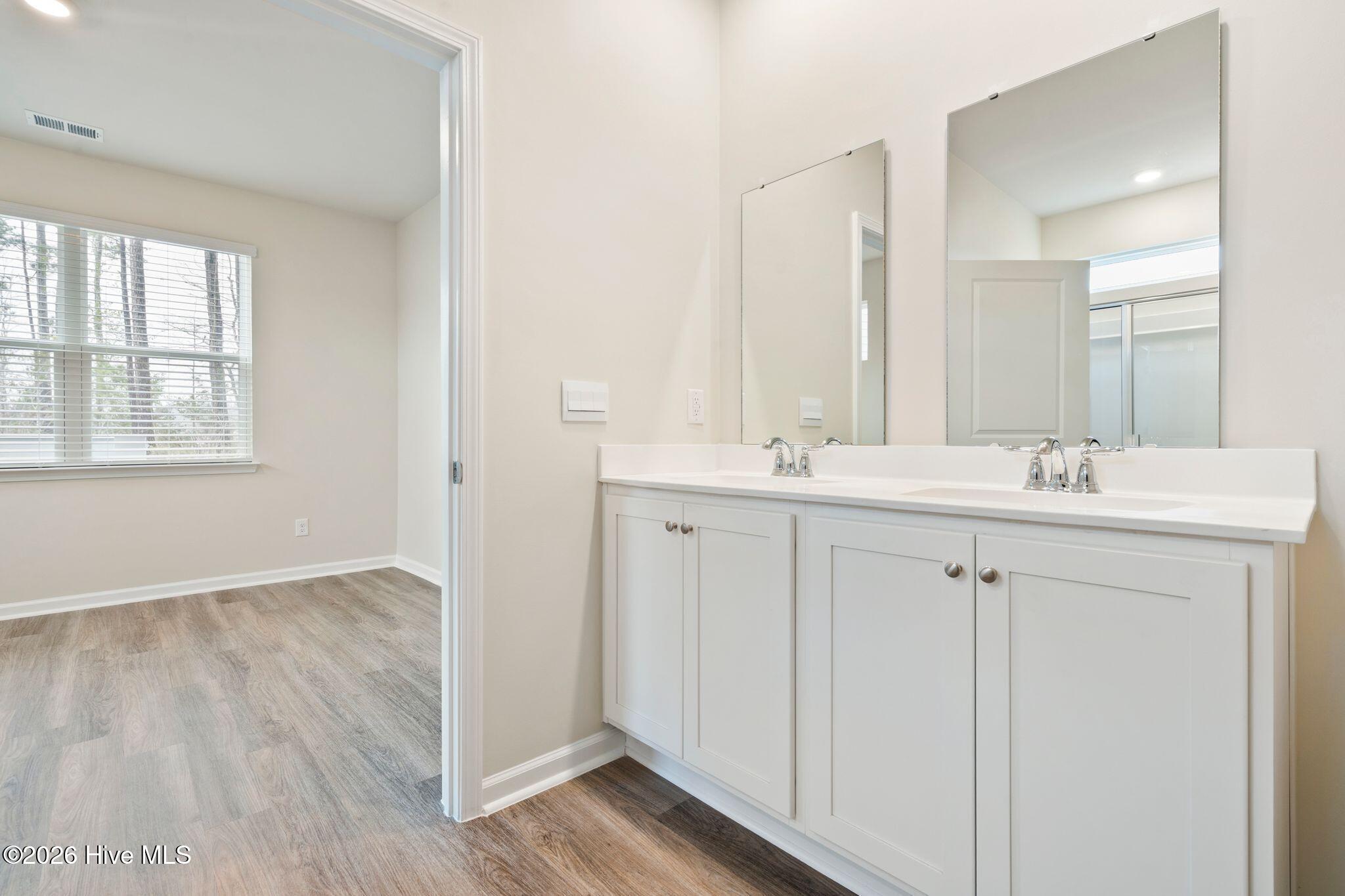 100553516 | Photo 22