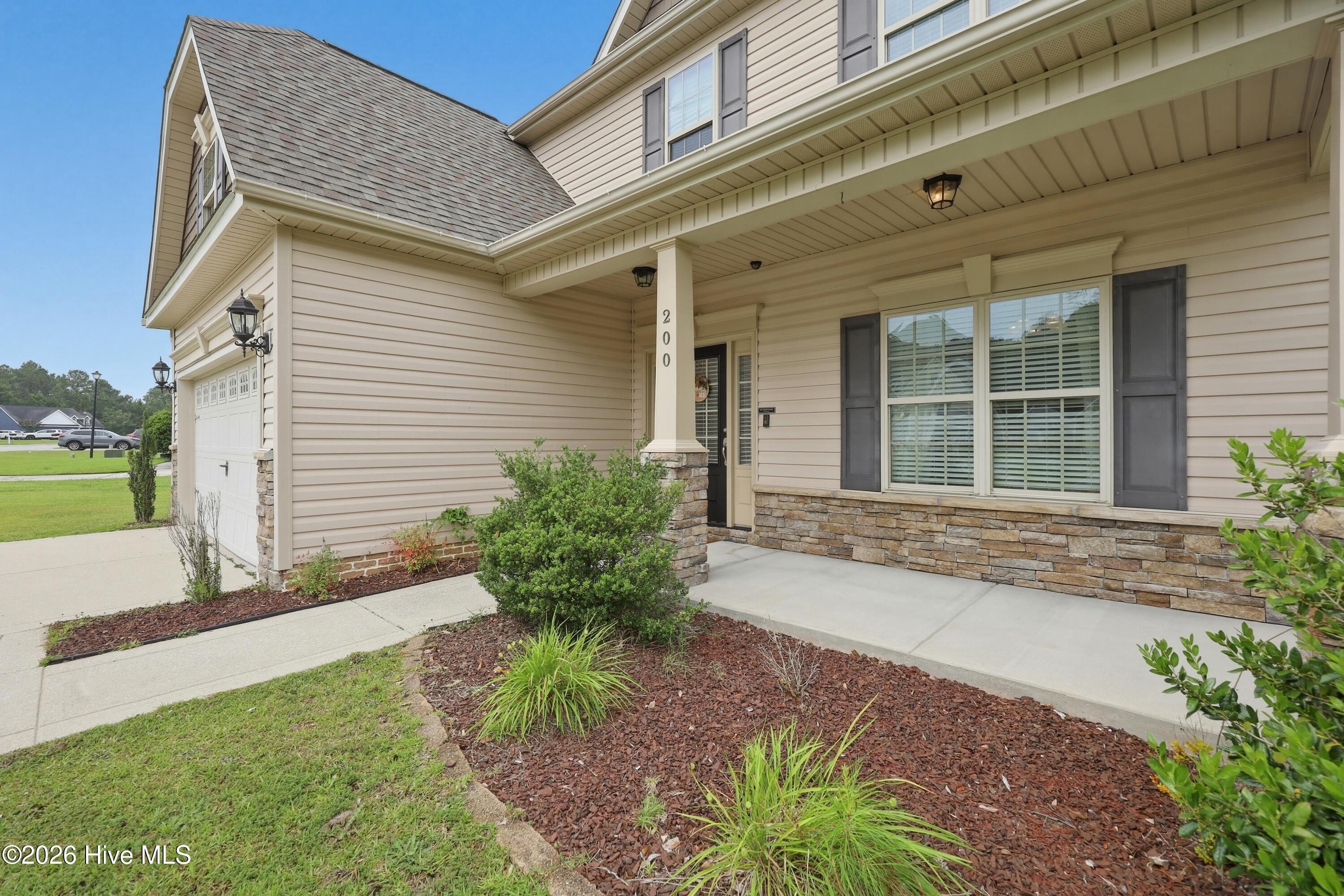 200 Wedgefield Circle,Maple Hill