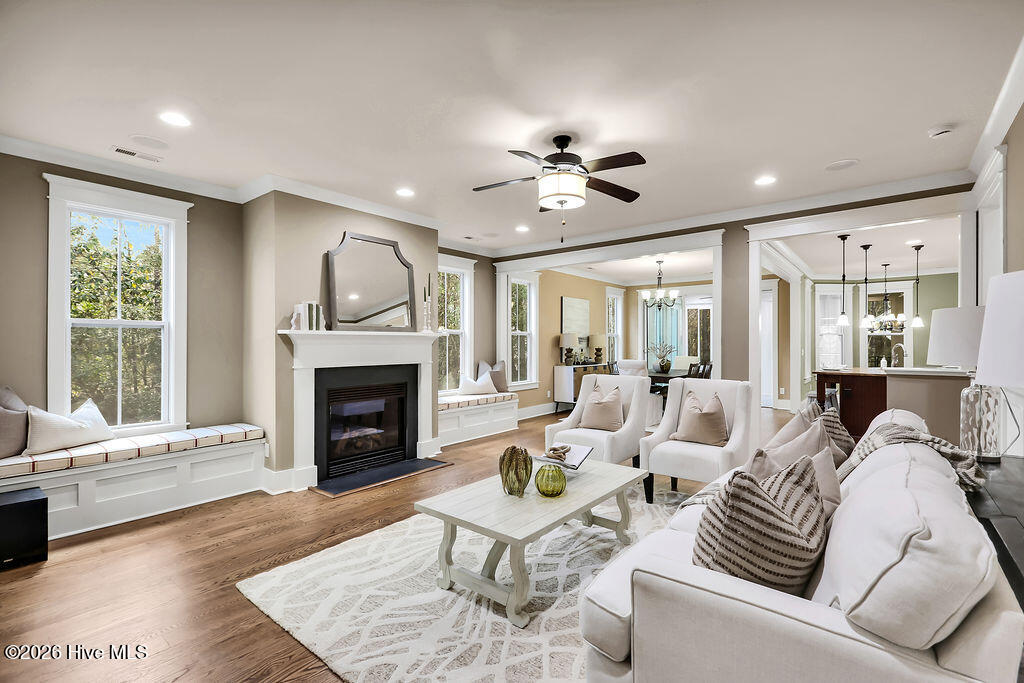 100548295 | Photo 14